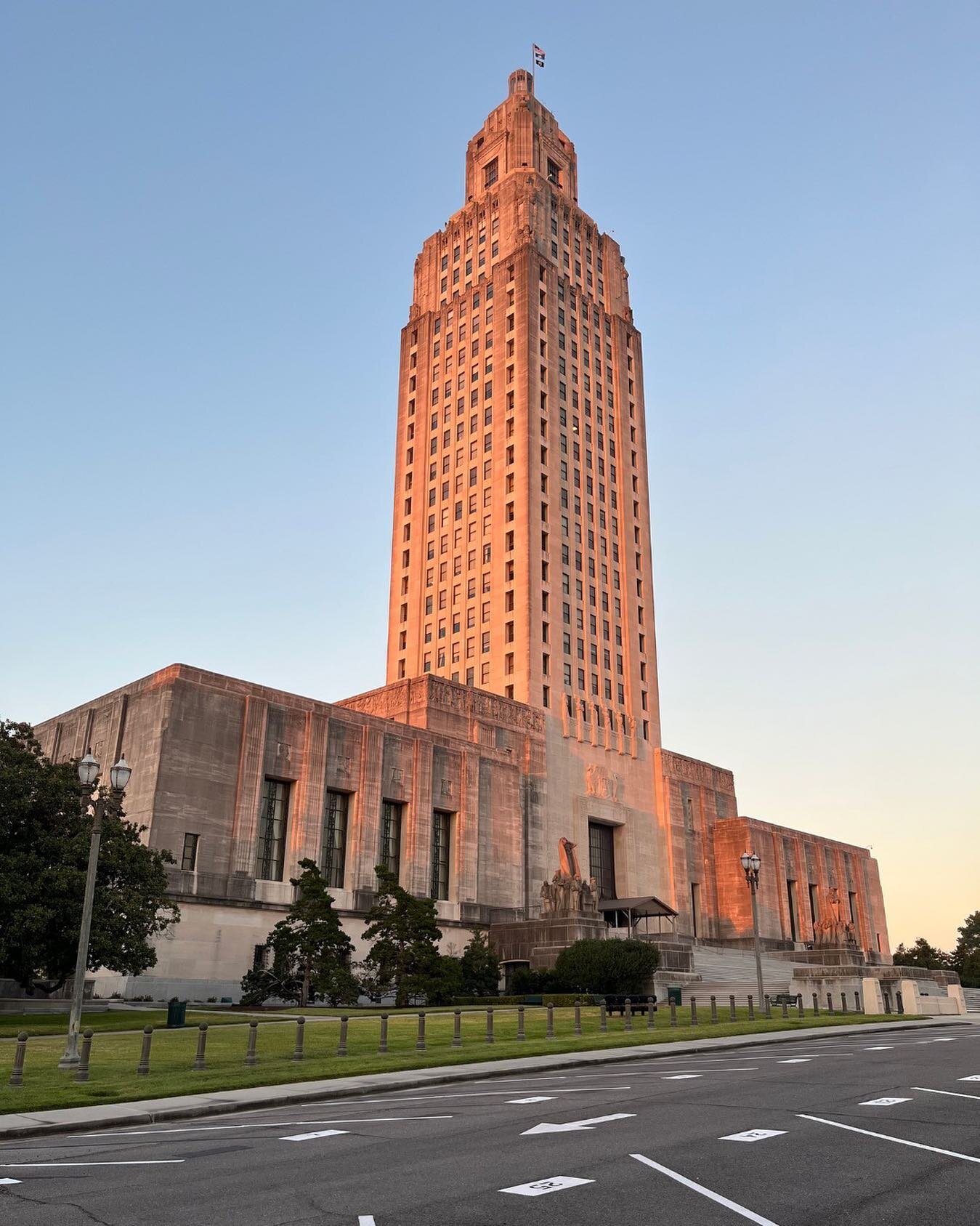 ☀️Hello from the lovely Louisiana! Our designer Chris Boone captured this elegant sunset at the state&rsquo;s capitol while onsite at Louisiana Public Broadcasting. We&rsquo;re here this week working on design elements for a new @lpb_org studio. Stay
