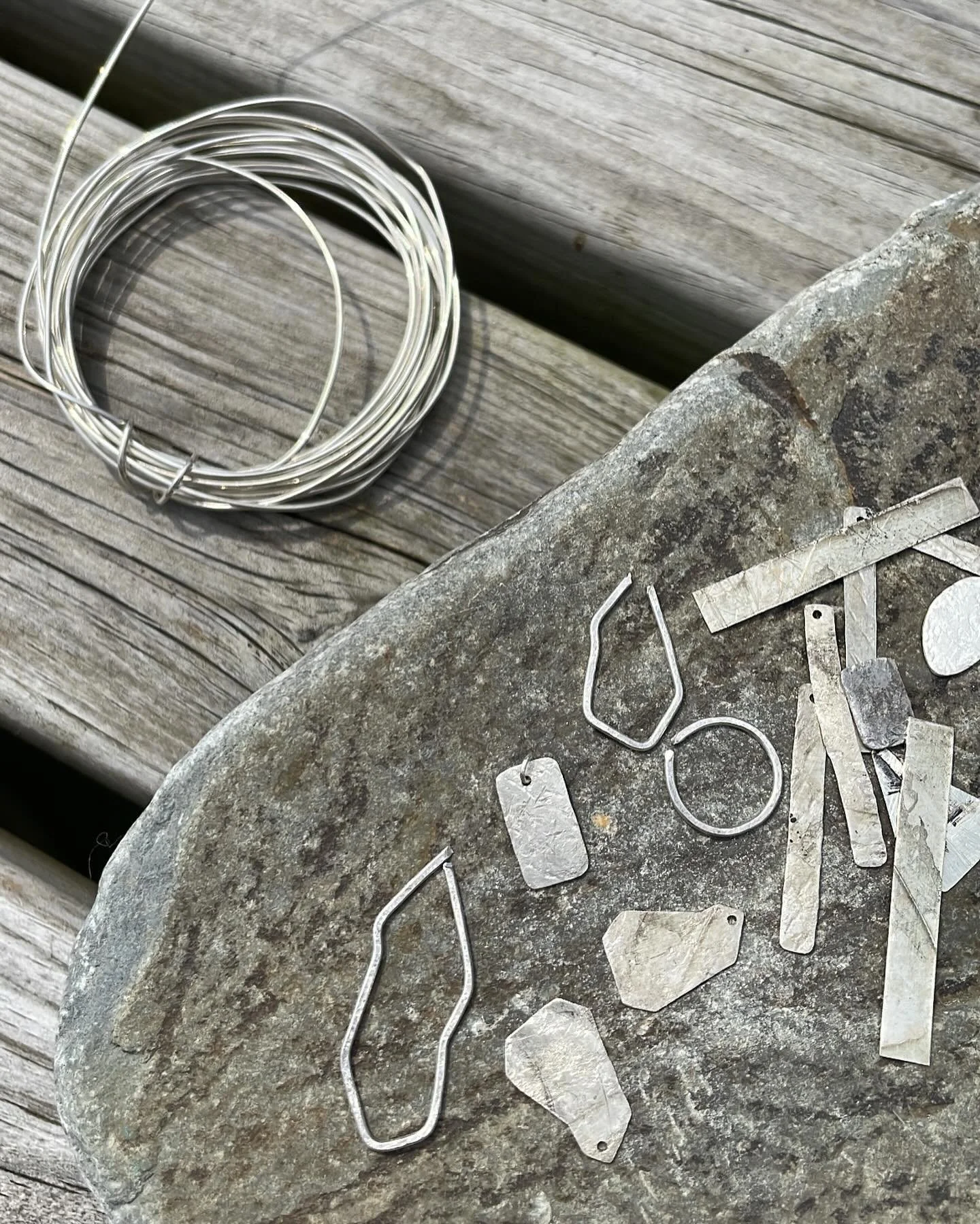 Playing with textures, shapes and materials.

The most exciting and productive time is spent experimenting⚒️