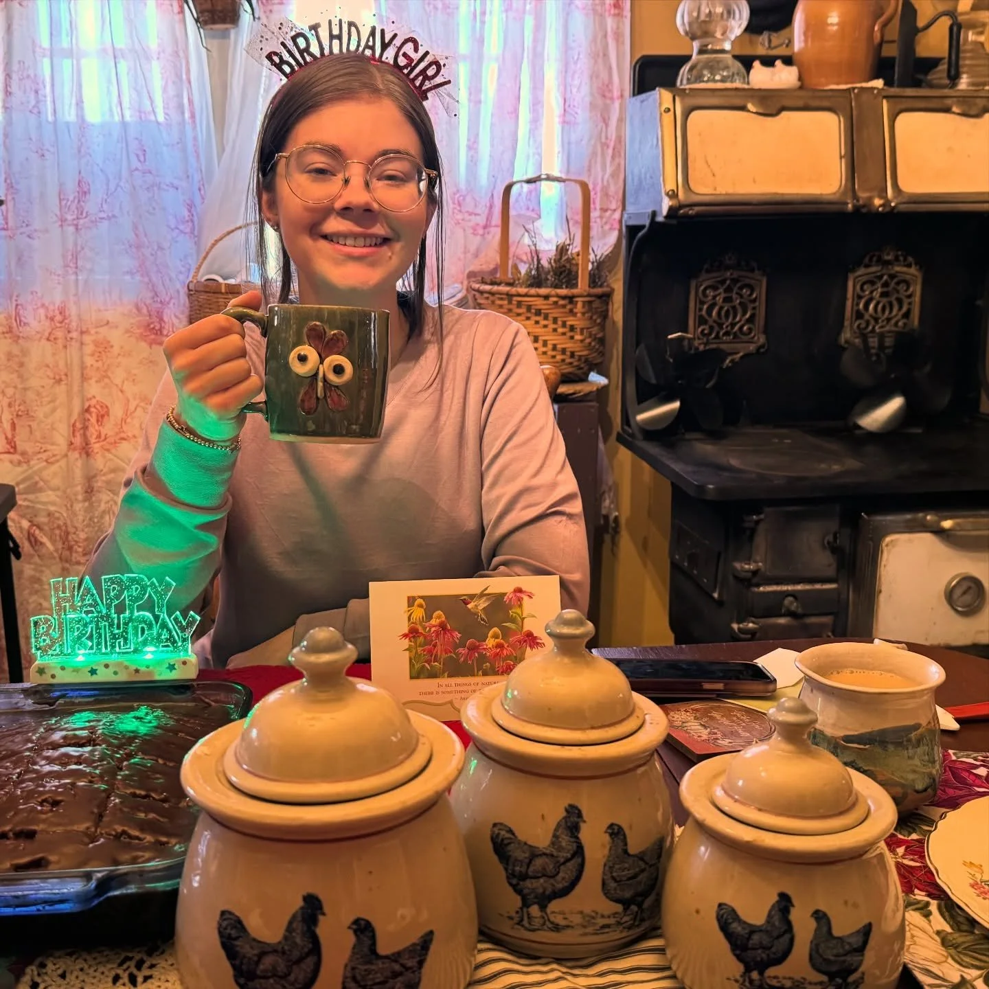 Thankful for all of the birthday wishes yesterday! It was a delightful day spent with some of my favorite people!! I would say something witty about being 28, but I&rsquo;ve only just begun. Here&rsquo;s to 100 more! 🍾🎊🎉 

#28thbirthday #birthdayf