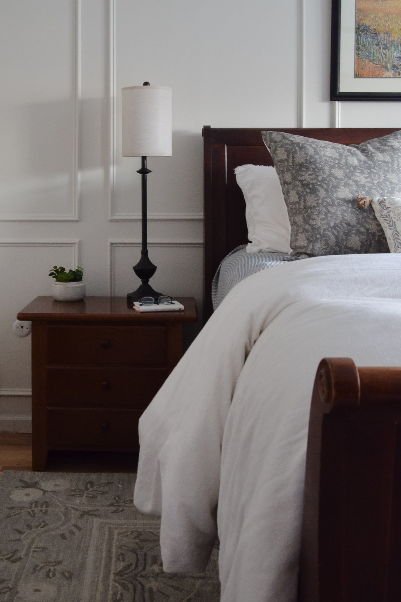 Moms Room (vert).jfif