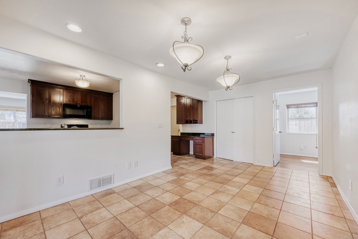 1117 Atwood St. dining room