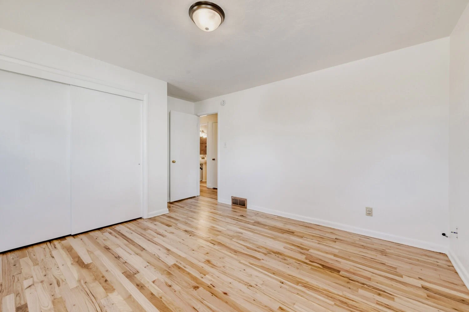 1117 Atwood St. bedroom closet