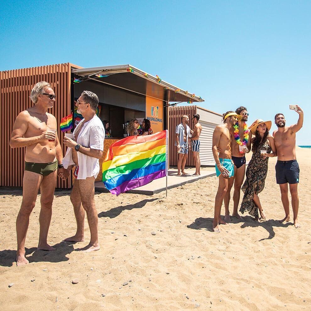 MAS PA LO MAS 🌊🌴
.
.
#maspalomas #pride #gaypride #gaybeach #beach #beachboys #pridemaspalomas #pridemaspalomas2023 #gayboy #gaygrancanarias #canaryislands #gaycanaryguide