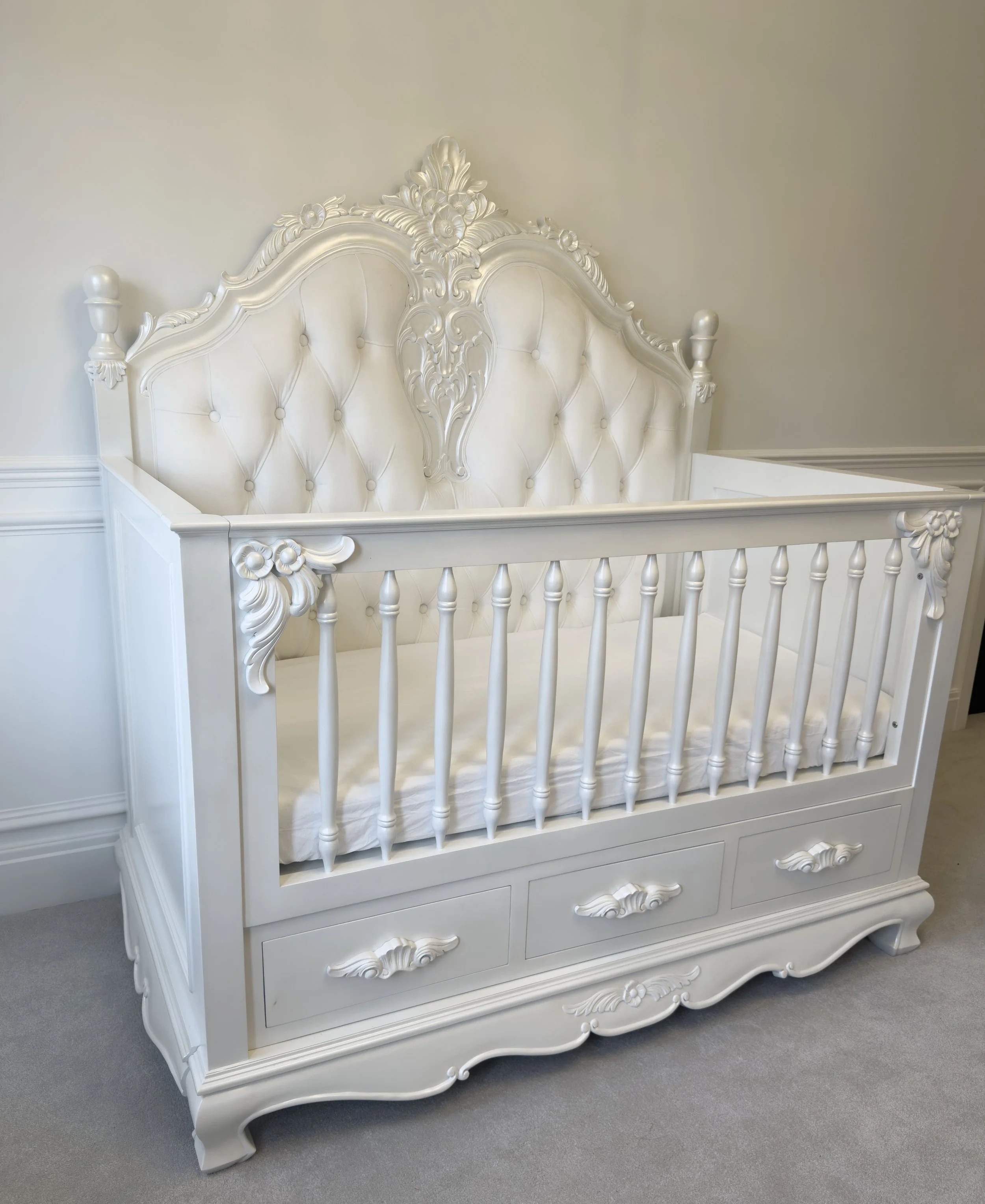 The Royale Kensington (Pearl White Wood)