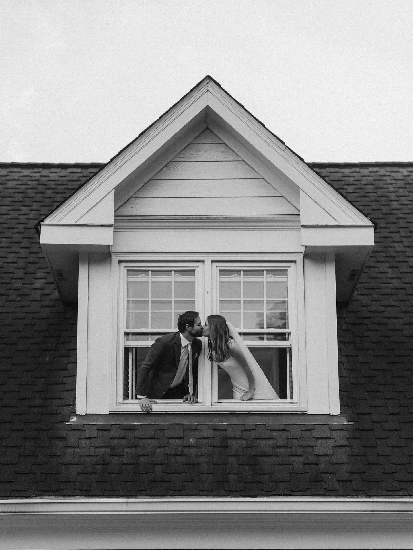 Emily &amp; Pete | Married in Pete&rsquo;s dad&rsquo;s backyard 🤍

#atlantaweddingphotographer #roswellphotographer #backyardwedding #intimateweddings #documentaryweddingphotography