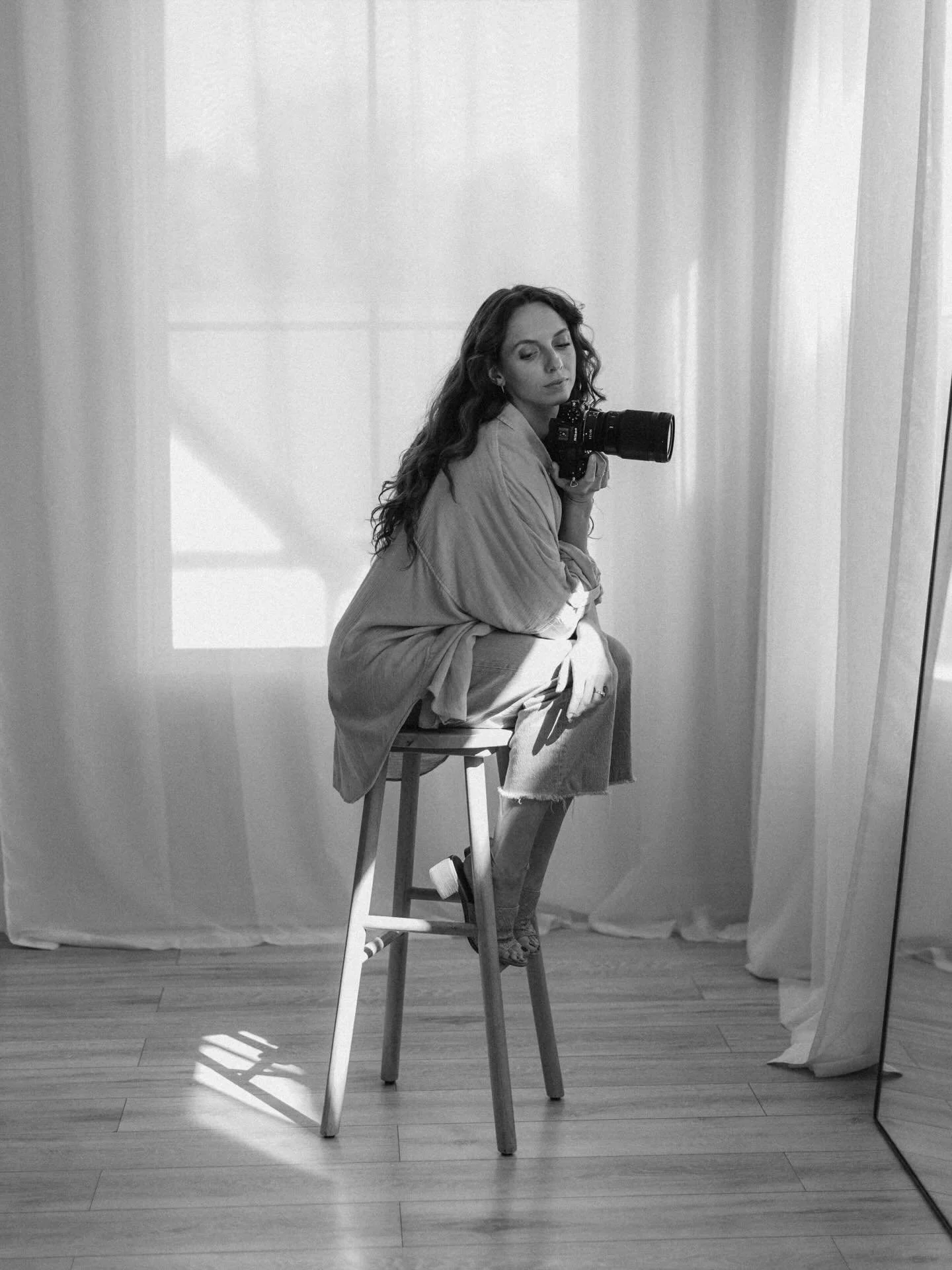 As the calendar year changes, I&rsquo;ve been reflecting with gratitude for all that 2025 held. Every person, couple or family who trusted me to document their life and love - thank you 🫶🏻

And personally, it held the beginning of my own marriage, 