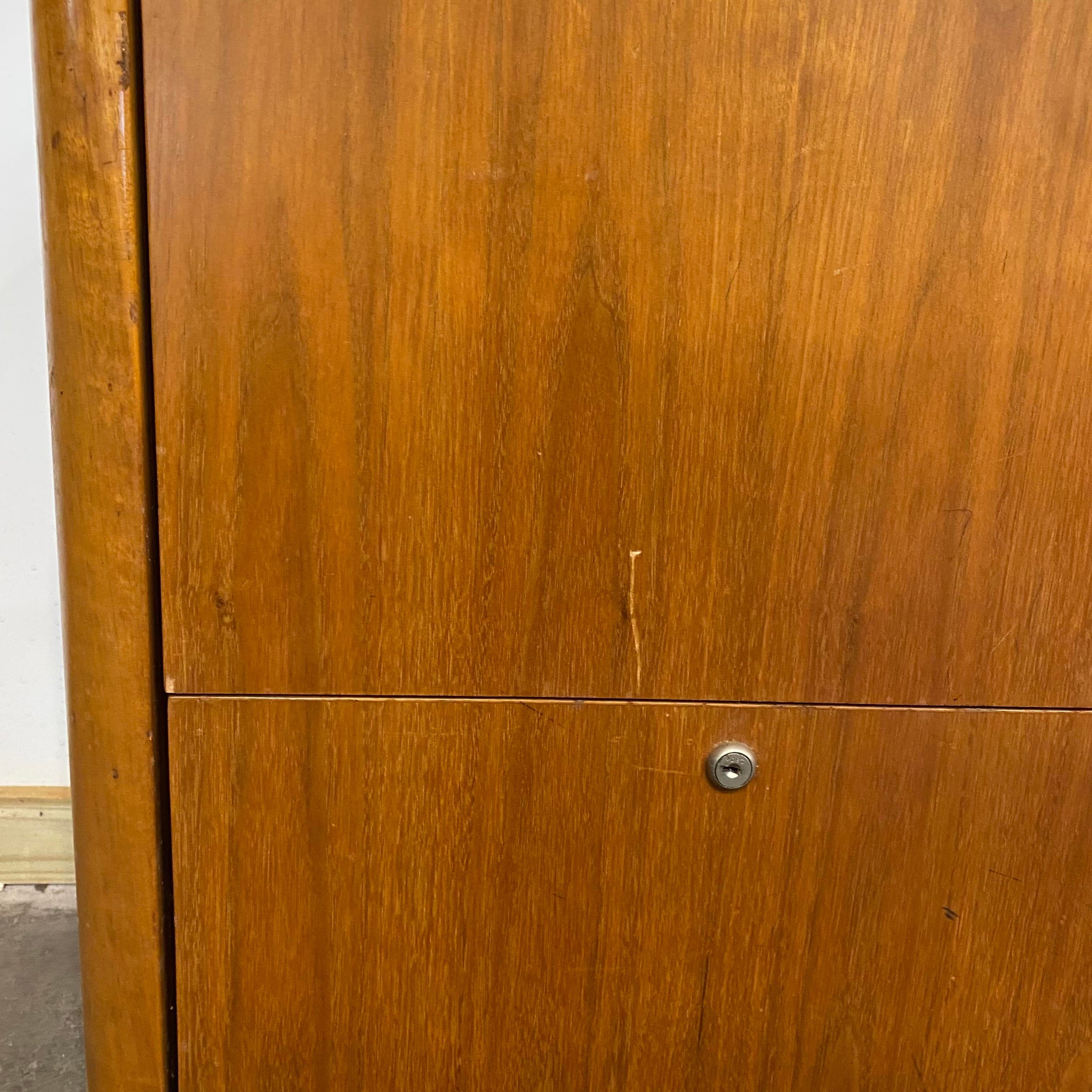 vladimir-kagan-attributed-mid-century-modern-credenza-8398.jpeg