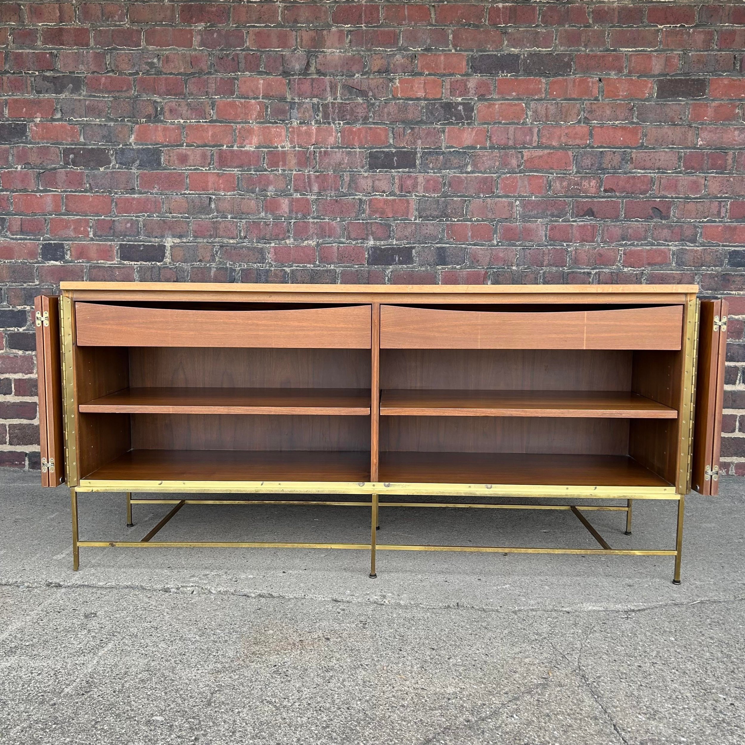 paul-mccobb-for-calvin-credenza-with-brass-base-3508.jpeg