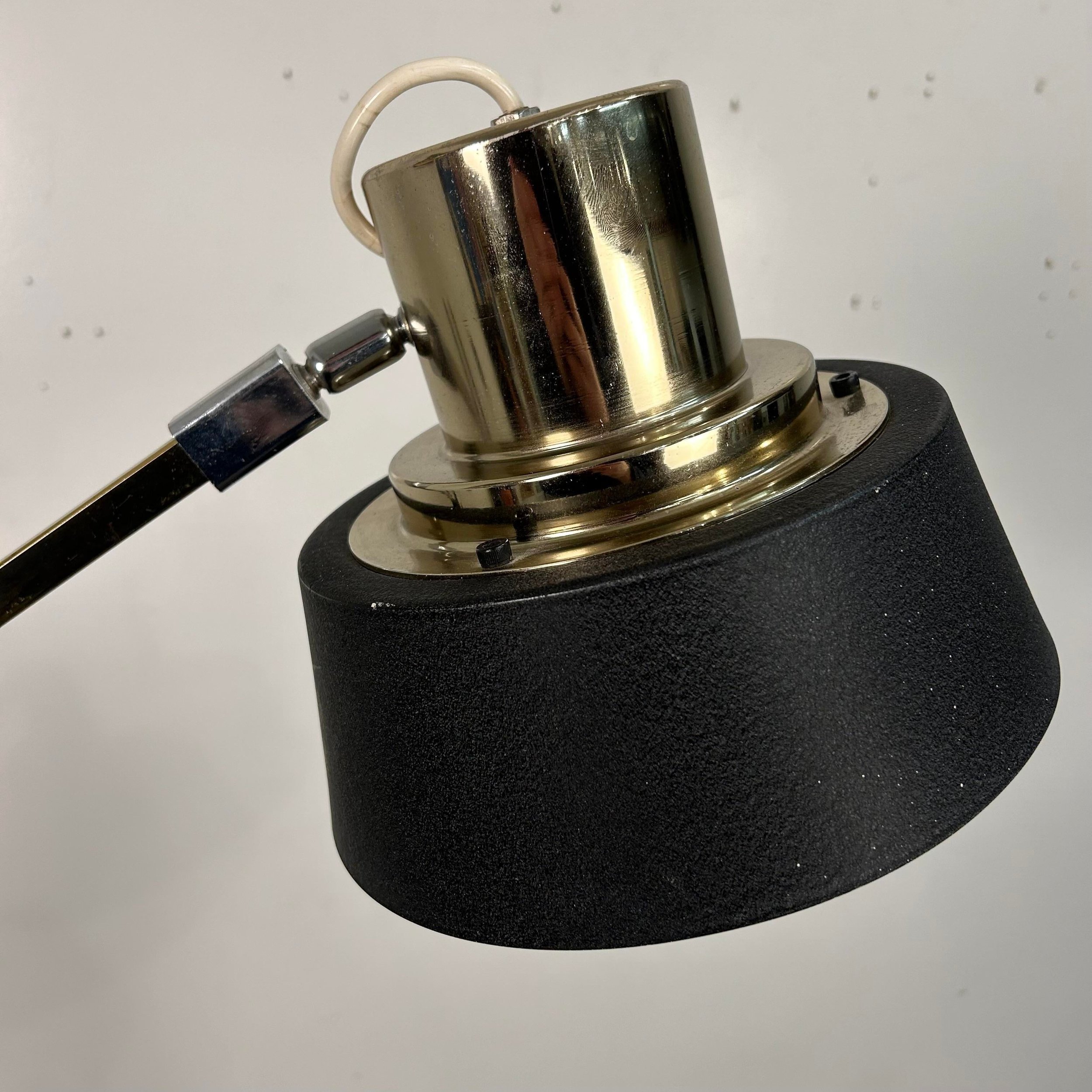 travertine-and-brass-adjustable-cantilever-floor-lamp-3439.jpeg