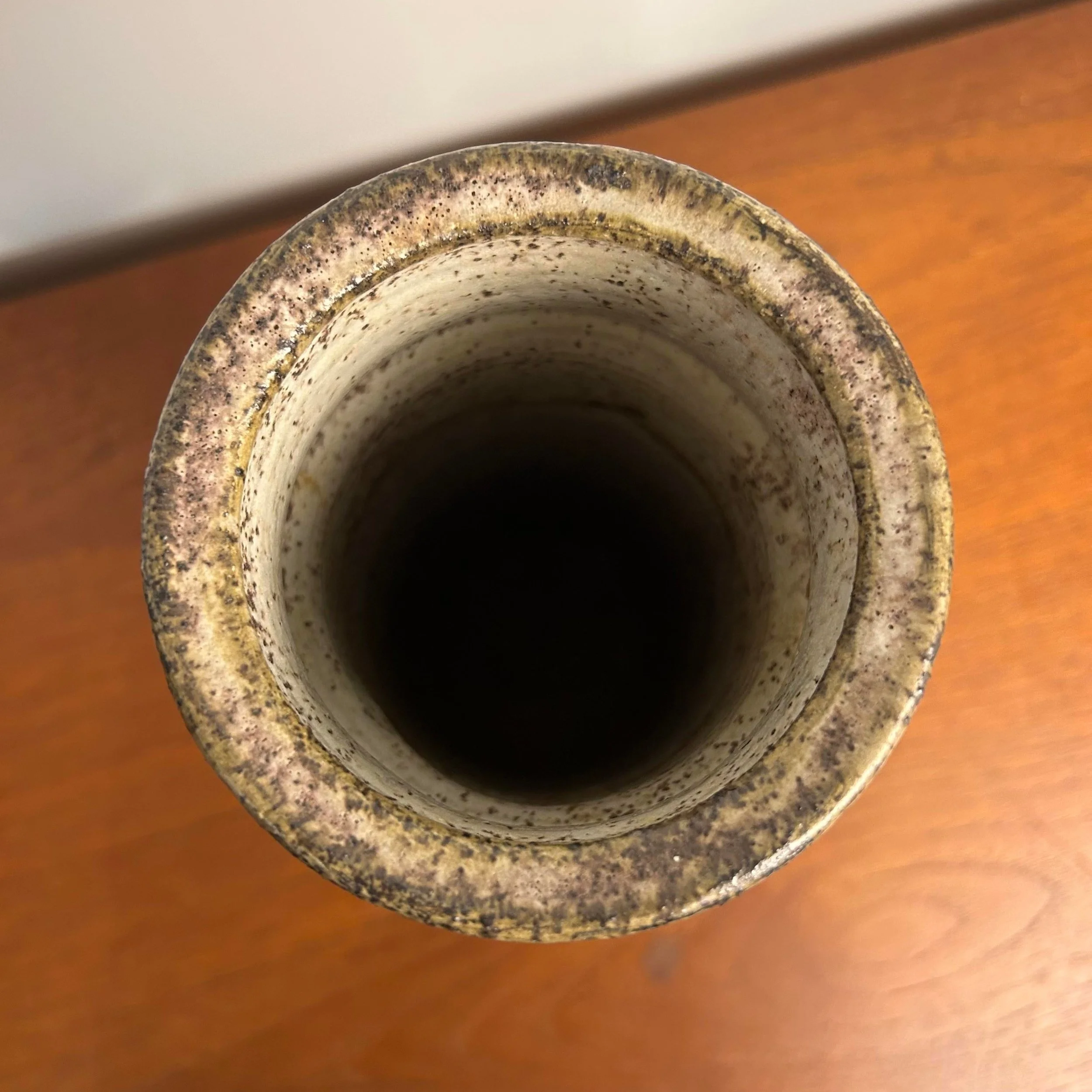 ceramic-owl-vase-by-enda-arnow-9858.jpeg