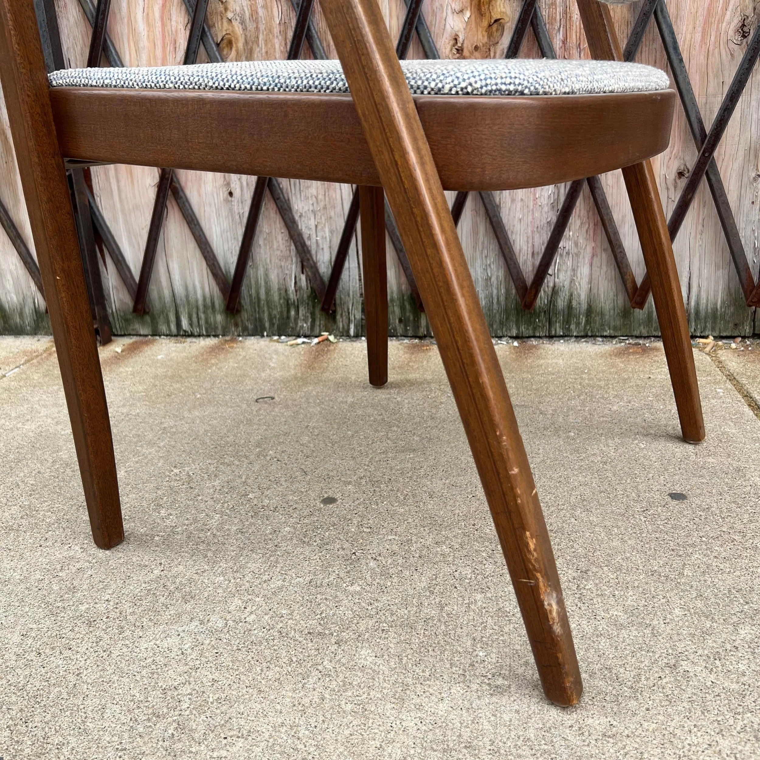 blue-bentwood-office-chairs-by-don-pettit-for-knoll-0494.jpeg