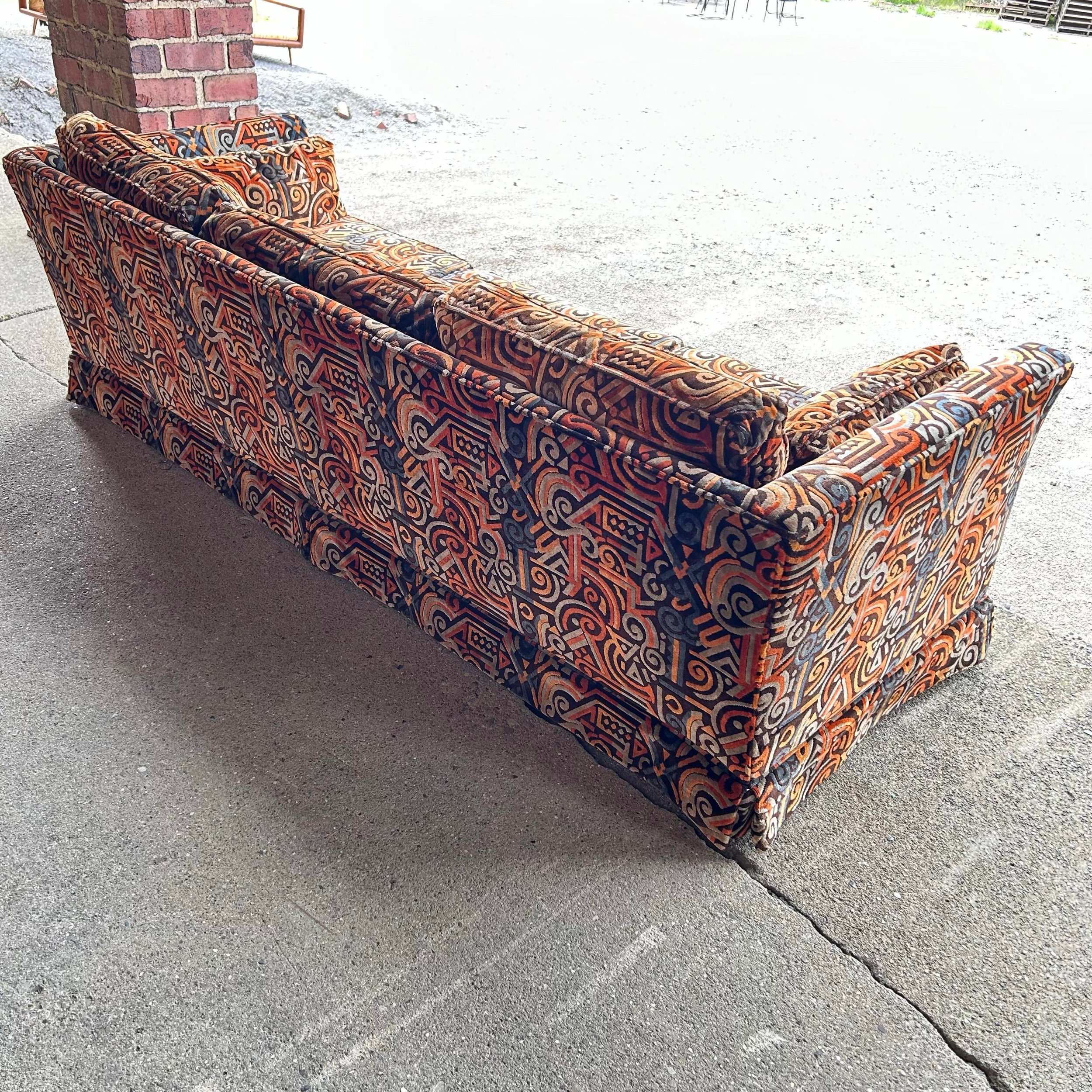 mid-20th-century-graphic-velvet-sofa-jack-lenor-larsen-style-0003.jpeg
