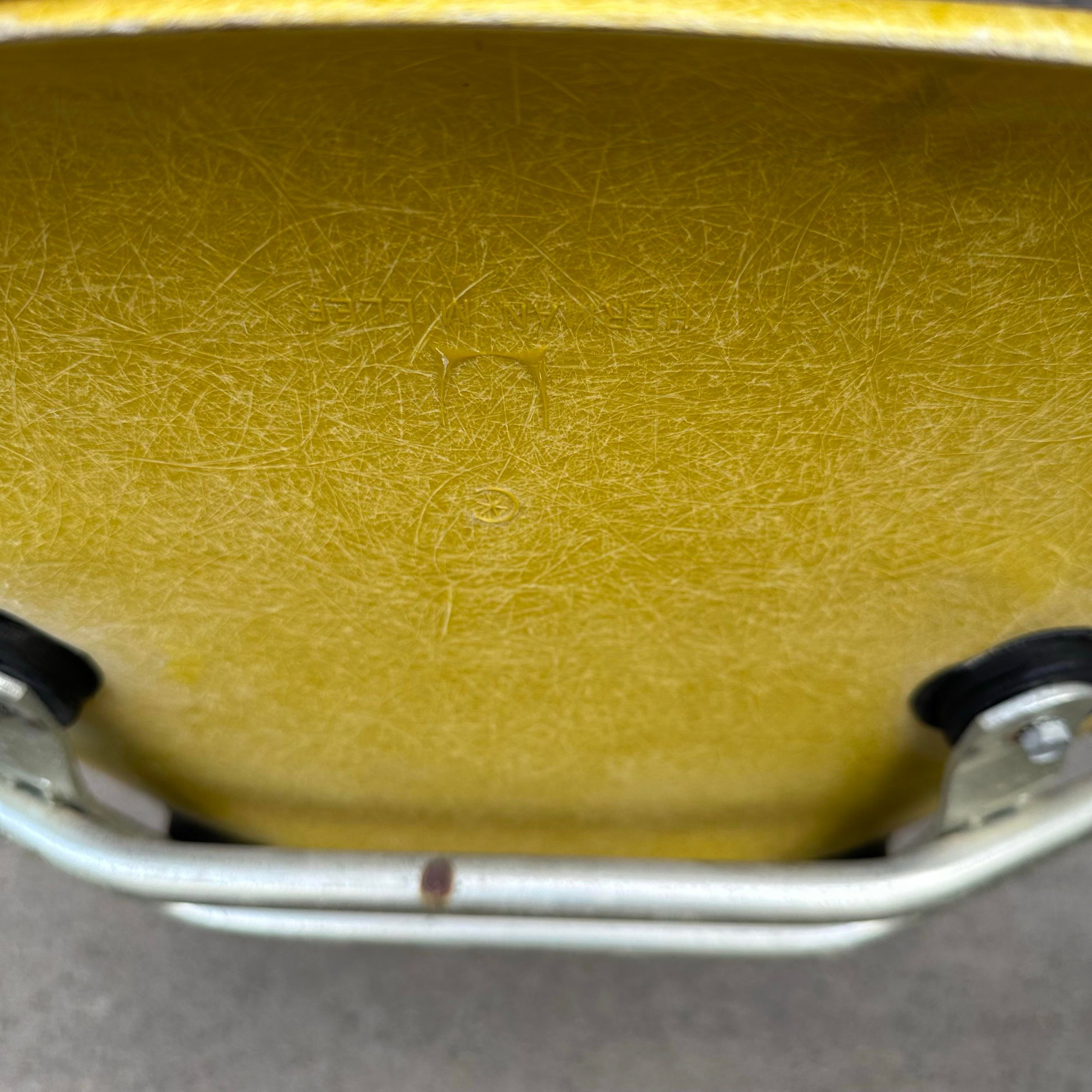 eames-fiberglass-school-shell-chair-with-table-unusual-color-yellow-green-2227.jpeg