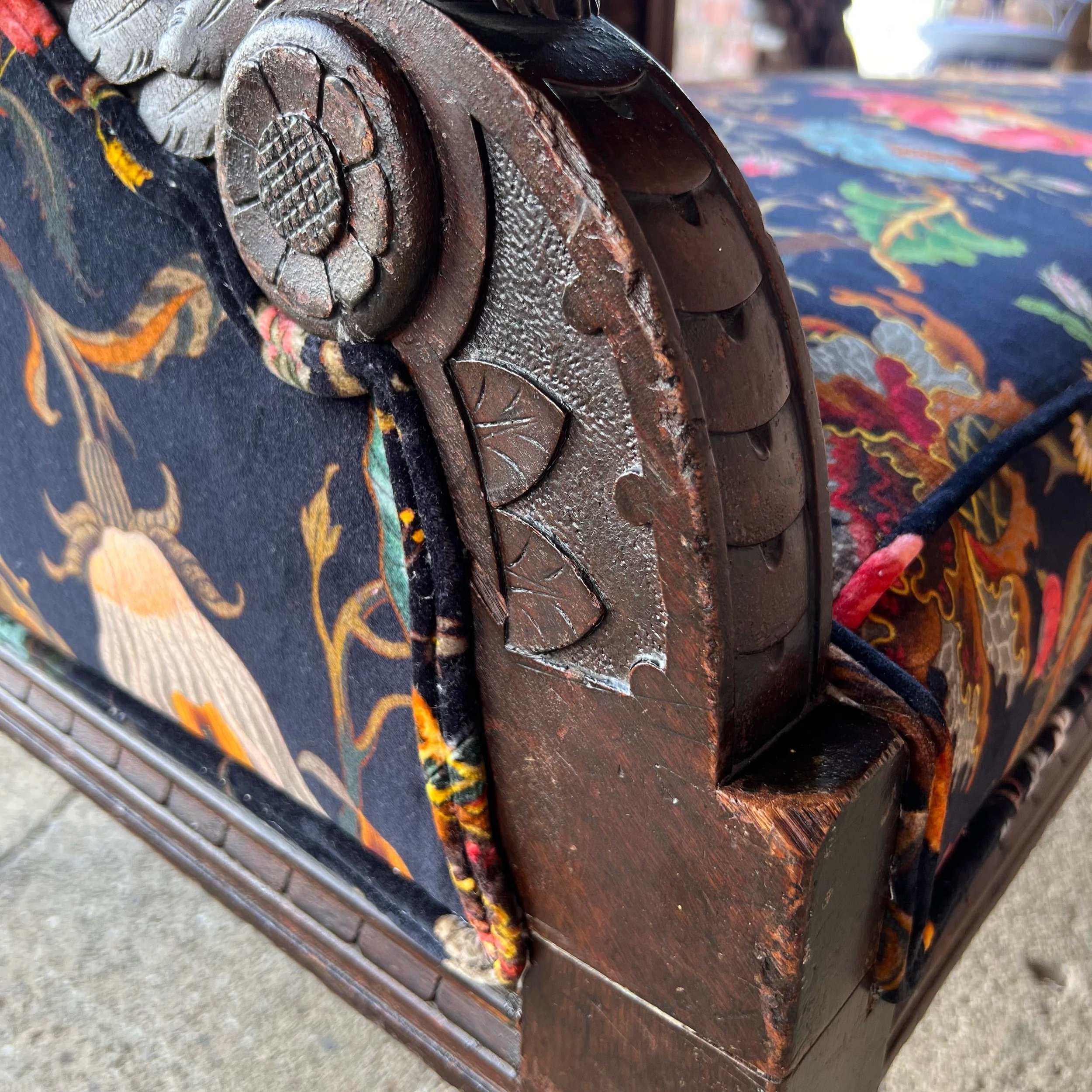 ornate-hand-carved-victorian-fainting-chaise-lounge-2169.jpeg