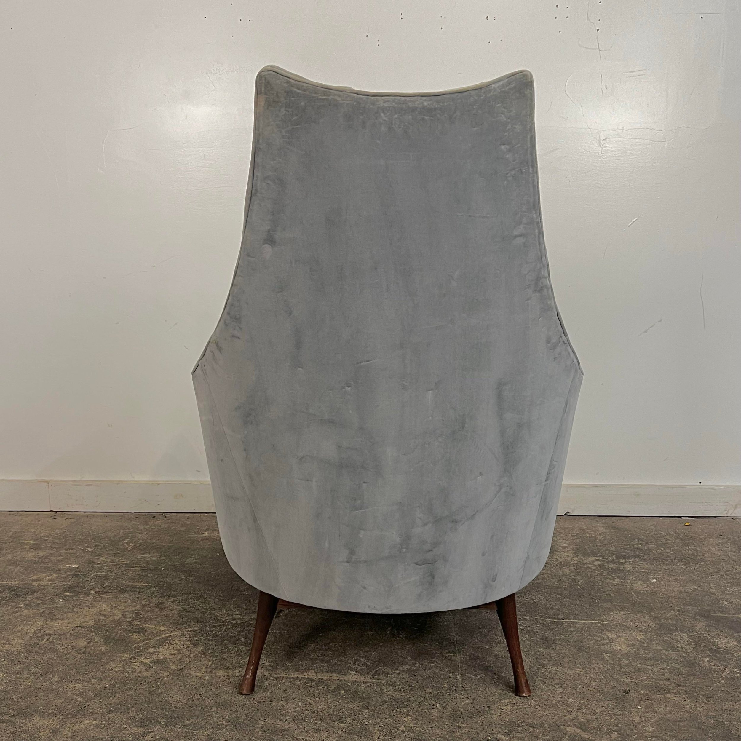 paul-mccobb-for-widdicomb-symmetric-group-armchair-3376.jpeg