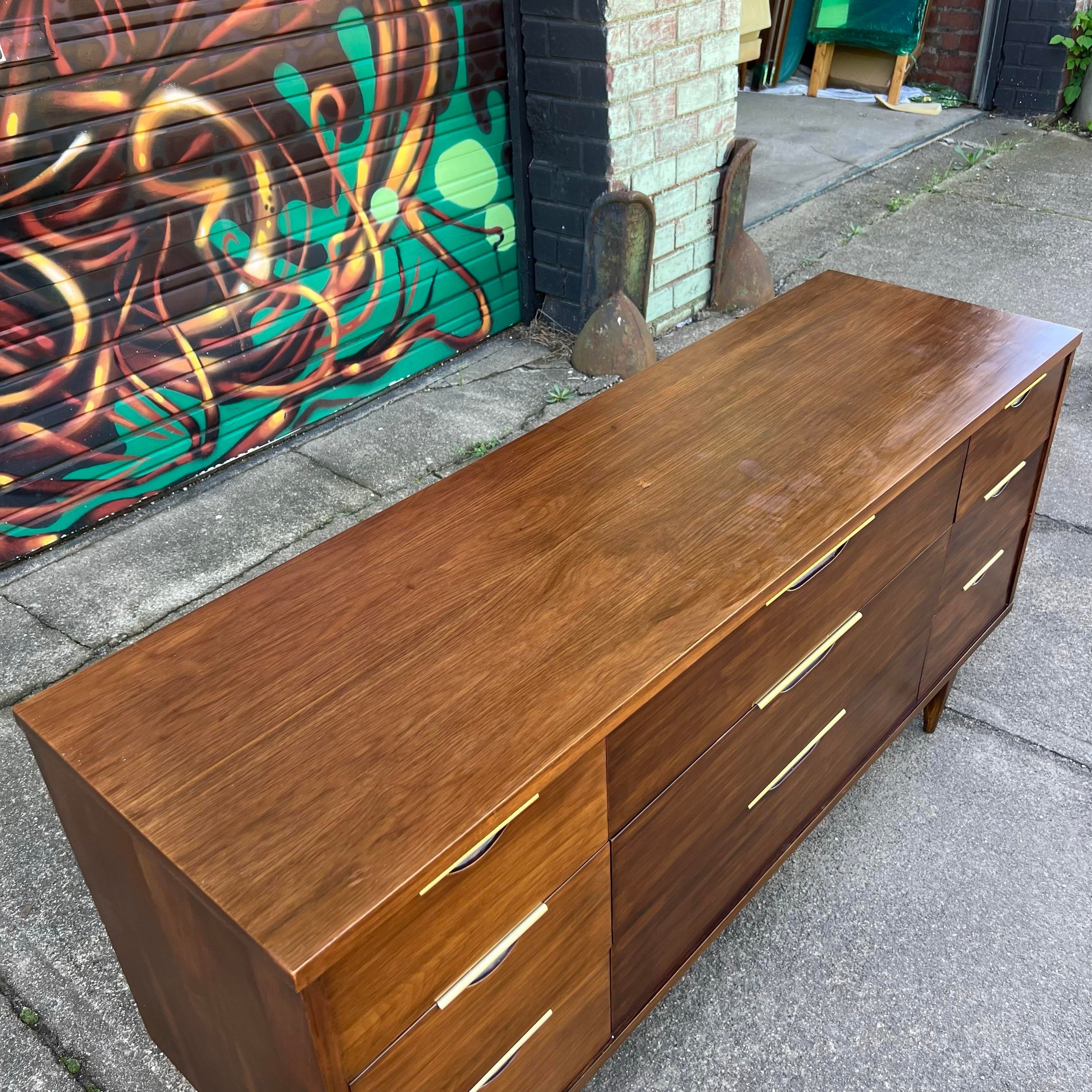 kent-coffey-tableau-9-drawer-low-dresser-0117.jpeg