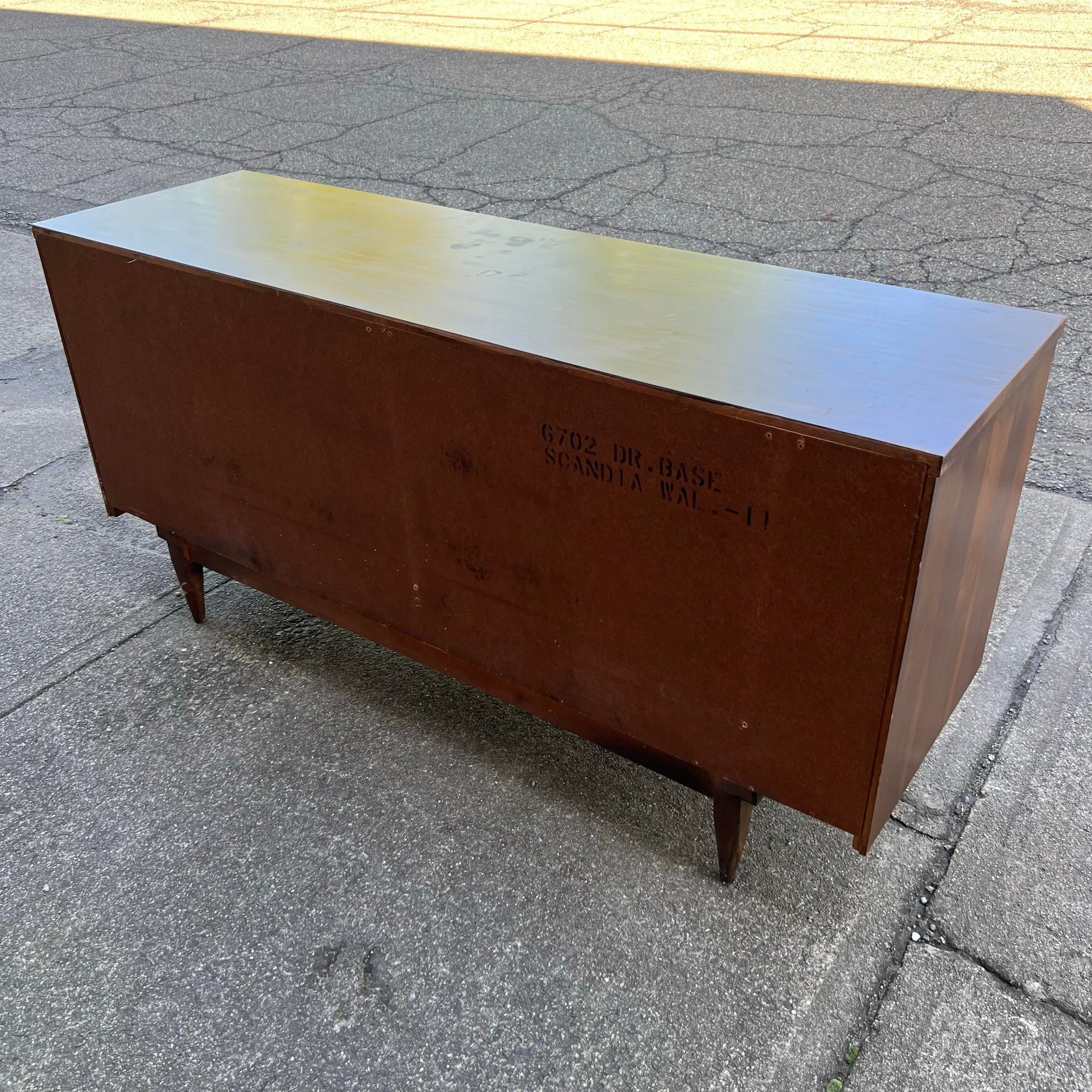 kent-coffey-tableau-9-drawer-low-dresser-2507.jpeg