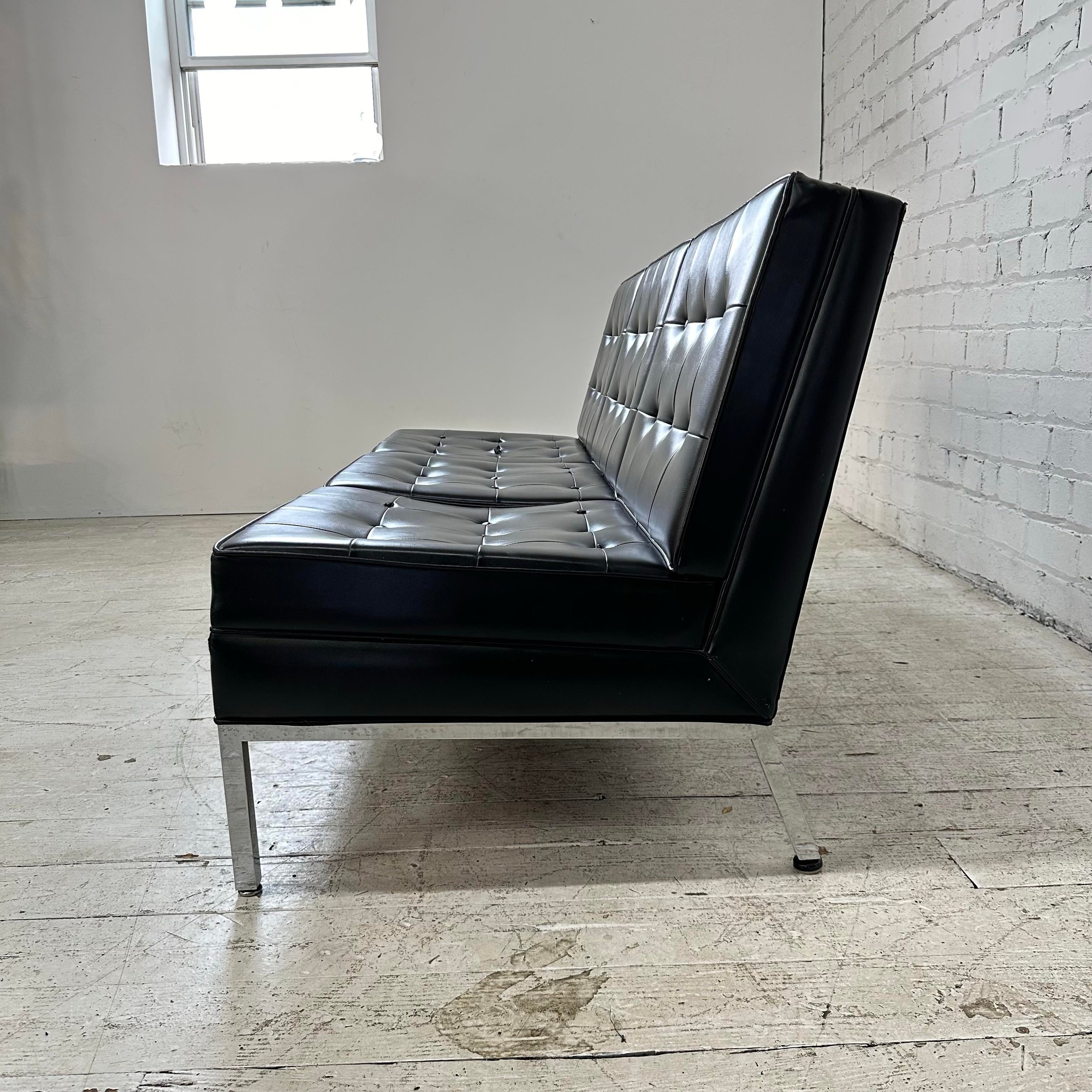 knoll-black-vinyl-sofa-by-florence-knoll-1624.jpeg