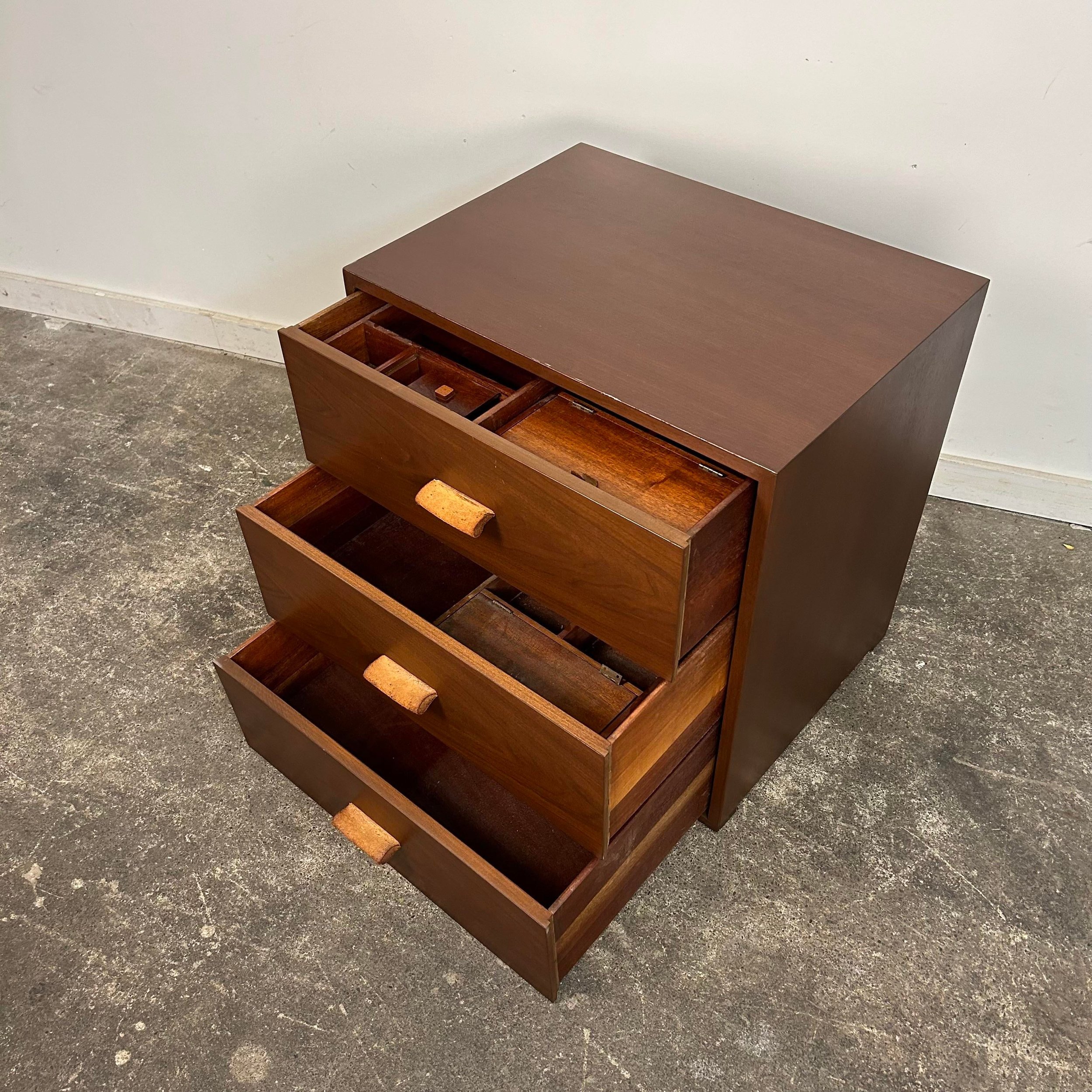 mid-century-modern-chest-of-drawers-with-leather-pulls-0220.jpeg