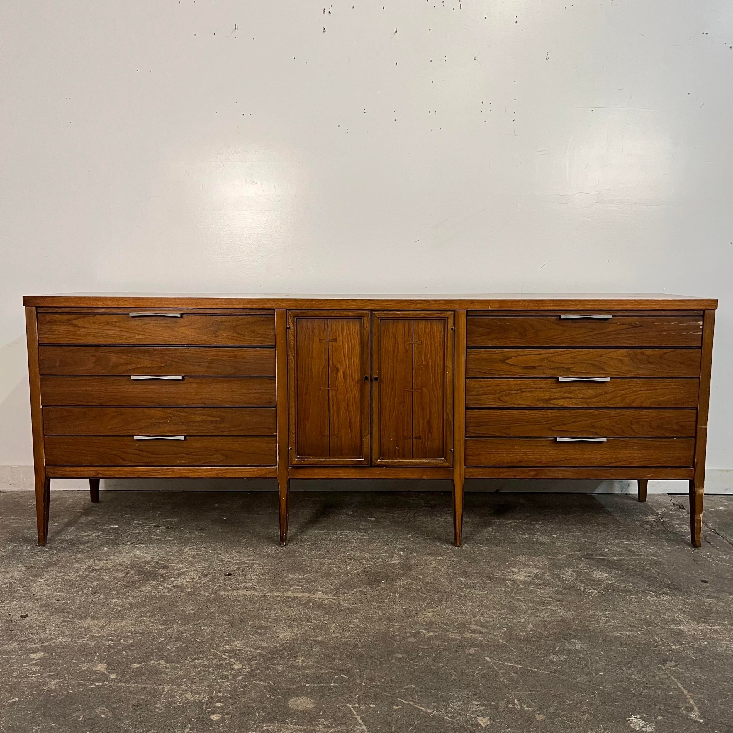 lane-long-low-tuxedo-dresser-mccobb-style-2472.jpeg