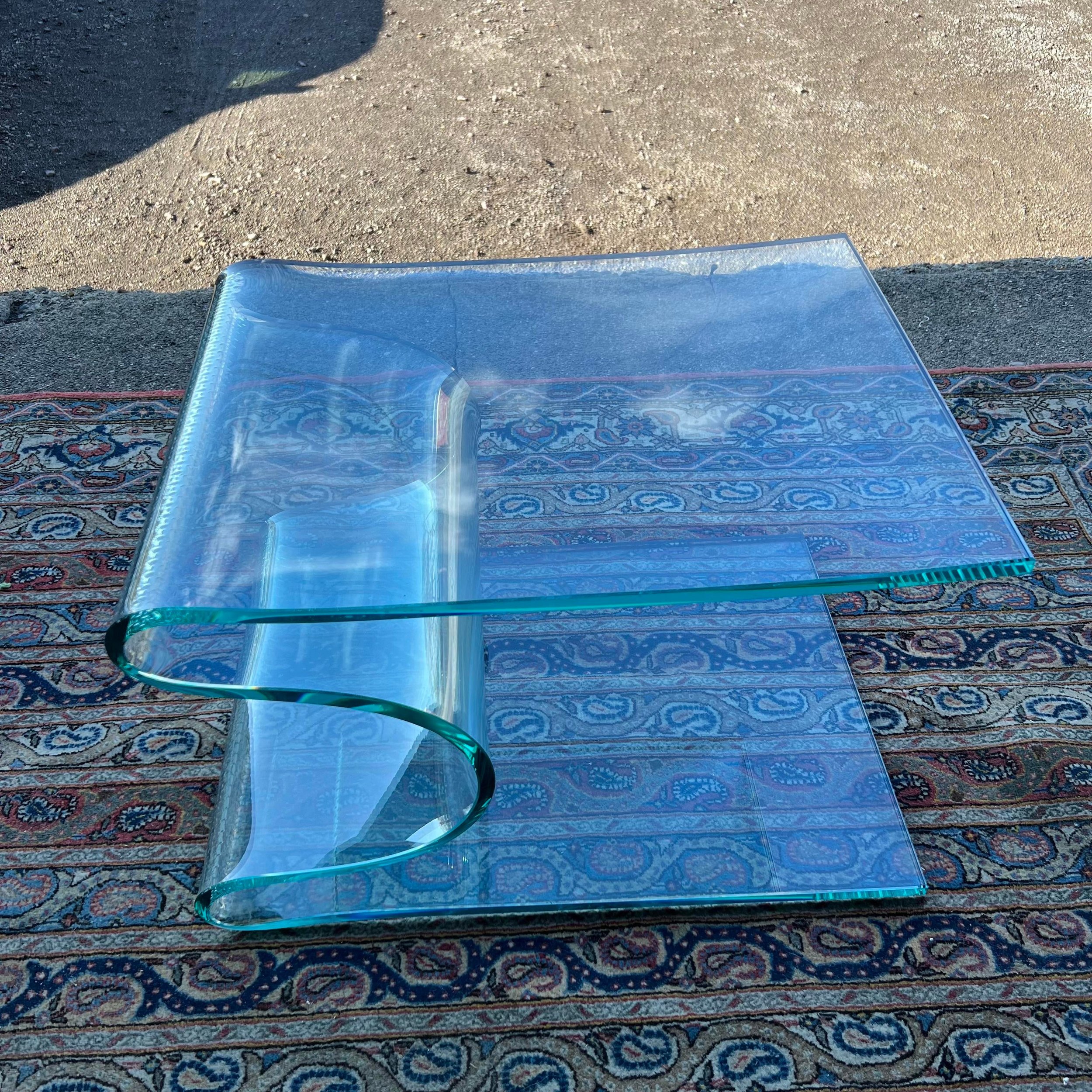 ribbon-glass-side-table-5959.jpeg