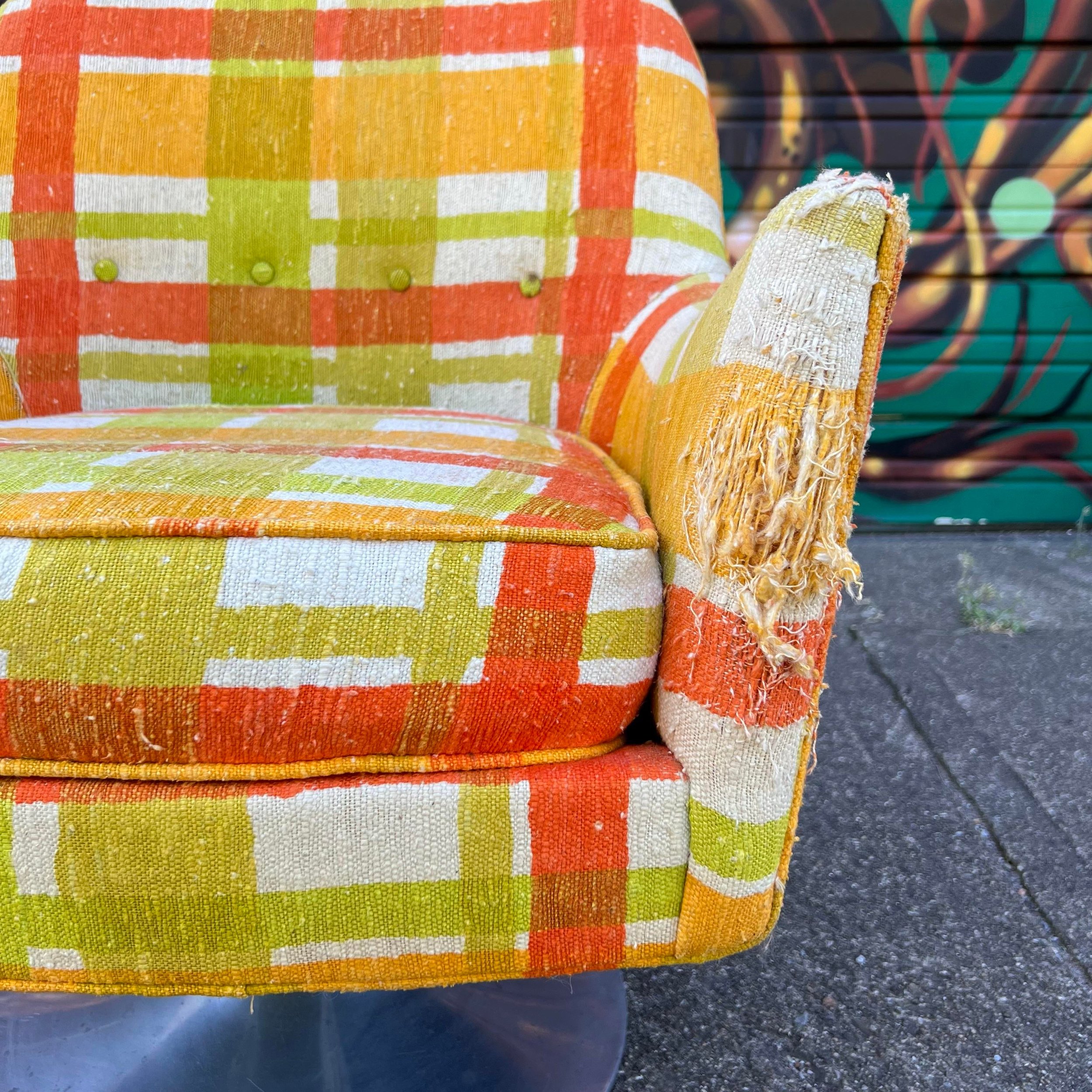 tulip-base-mid-century-modern-swivel-chair-2524.jpeg