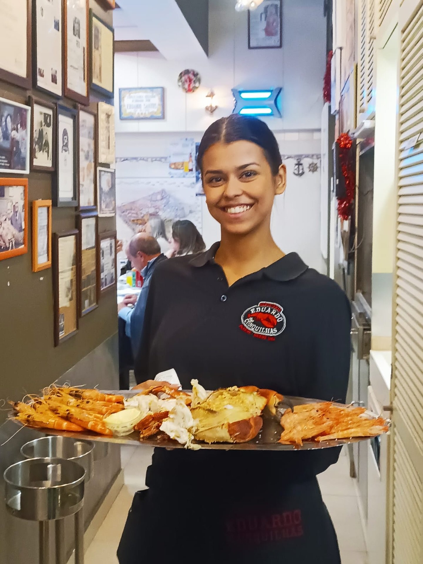 🦀🦐 Uma mariscada como s&oacute; o Eduardo sabe preparar!
Perfeita para partilhar&hellip; ou n&atilde;o! 😄

Camar&atilde;o, sapateira, am&ecirc;ijoas e muito mais &mdash; sempre fresco, sempre no ponto.

📍Na Cervejaria Eduardo das Conquilhas, na P