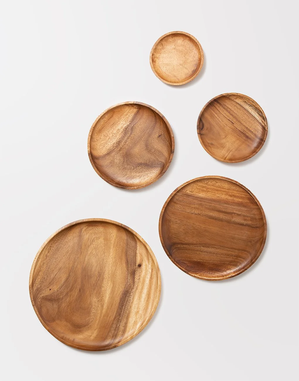 Wooden Plates = Saffy = The Little Market