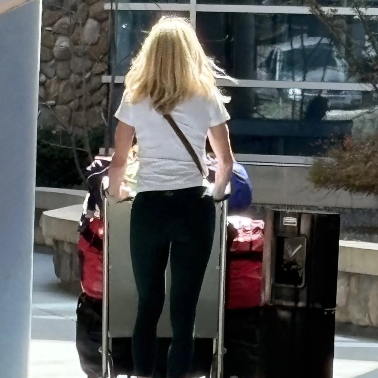 One year ago today, I stepped on a plane in Boise and landed in Kathmandu with a dream that felt bigger than me 🌍✈️

I carried visions of the summit 🏔️
But I made a decision early
Let go of expectations
Let each day unfold ✨

The mountain does not 