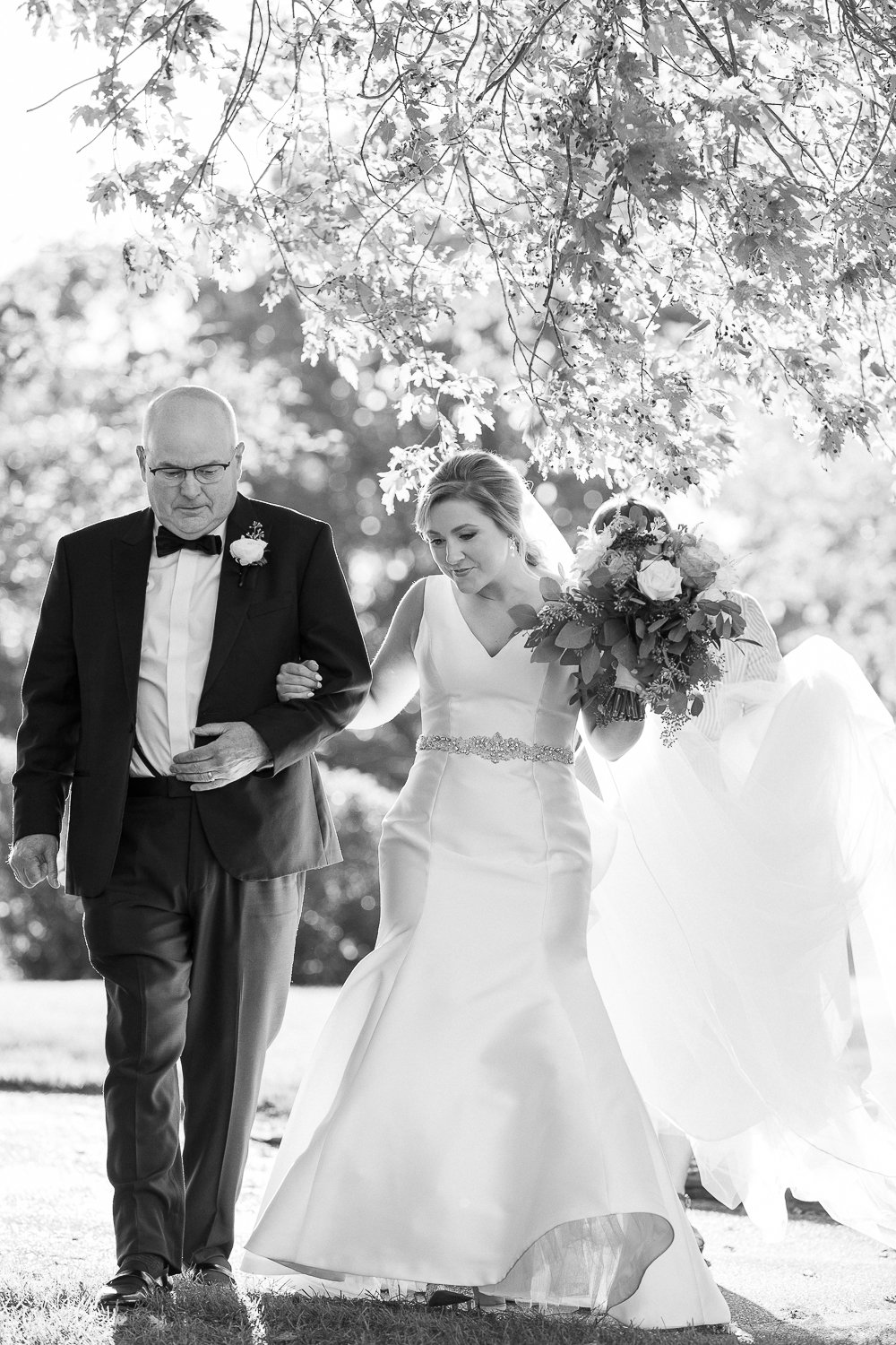 Father walking his daughter down the aisle during Grand Geneva Wedding