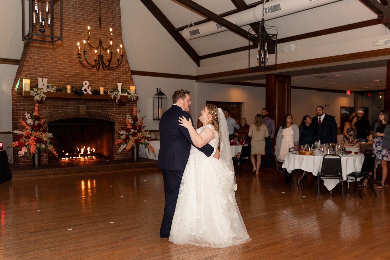 Bride and groom first dance at Meadowbrook Country Club