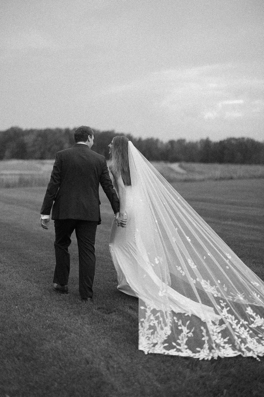 Round Lake Farms wedding in Brillion | Maria + Nick