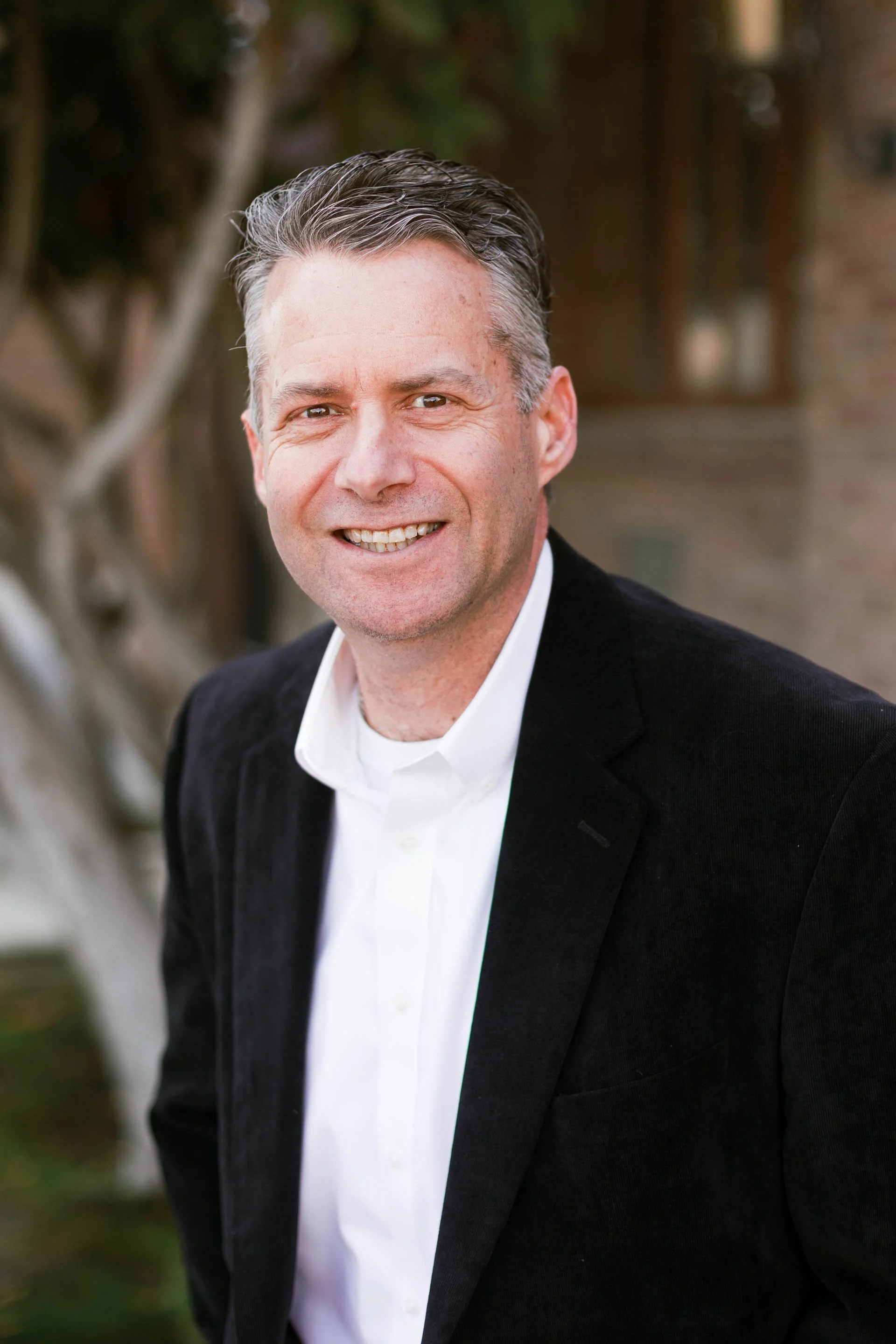 Brandon Ivie, Director Ejecutivo