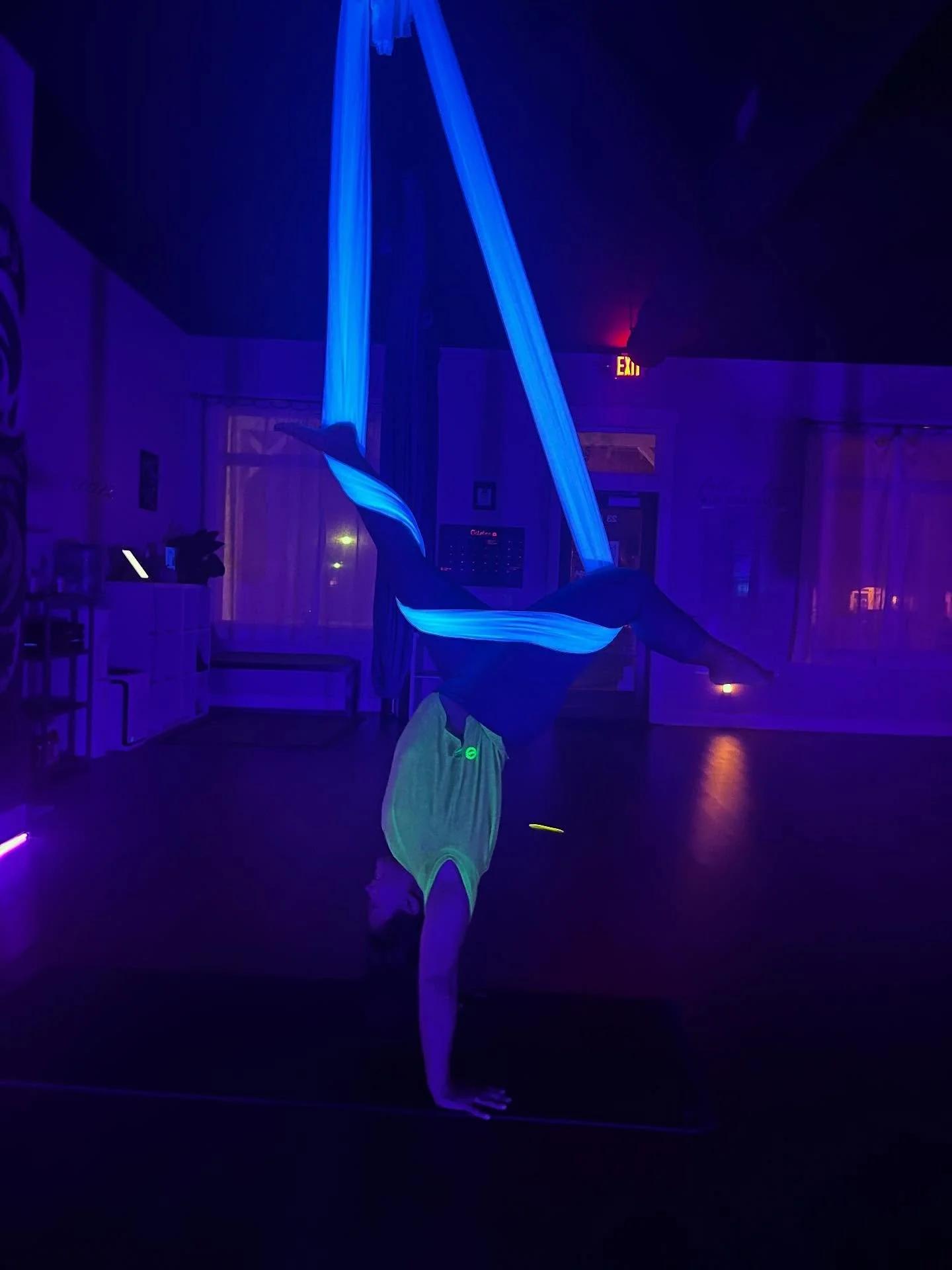 Happy Halloween! 🎃👻 

#aerialyoga #aerialdance #aerialhammock #aerialyogastudio #aerialsling