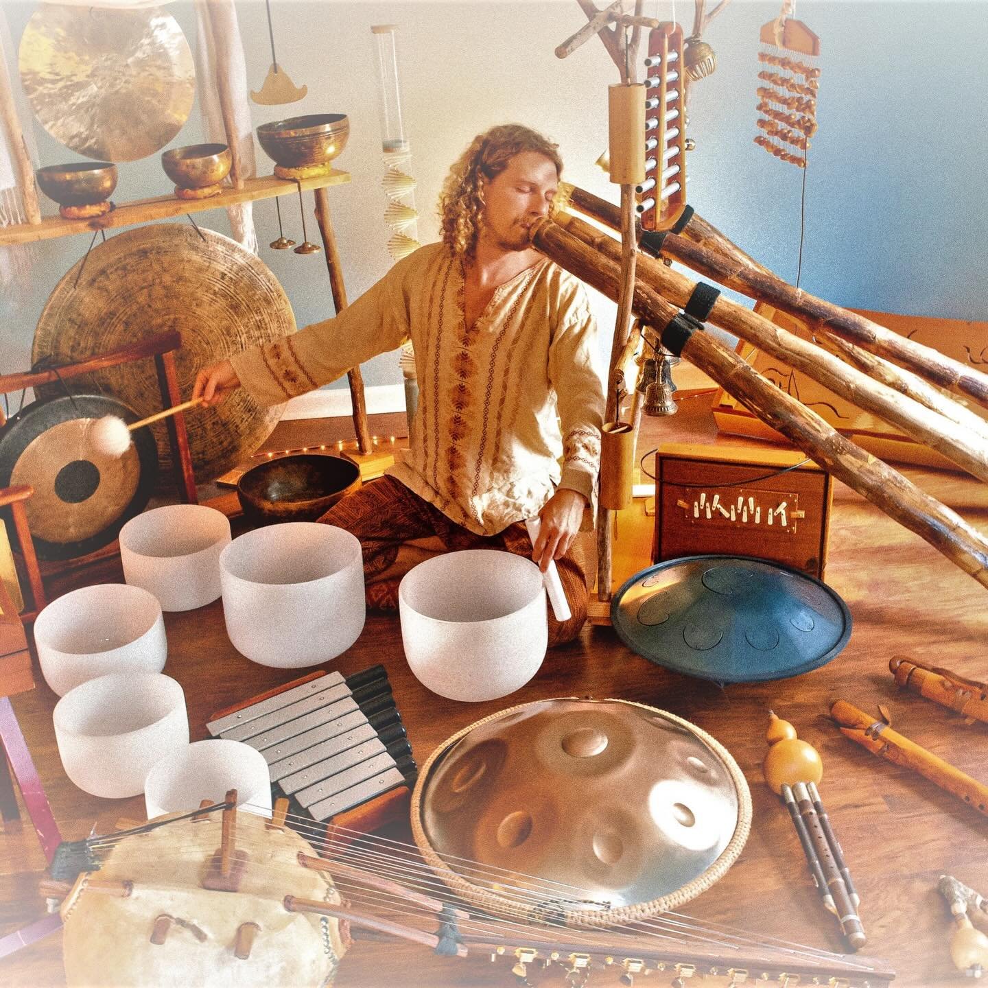 We are SO excited to welcome @kennedy_oneself back to the studio for an incredible sound journey. This 2 hour Sonic Sanctuary is a sound experience like no other! Kennedy will weave vibrations and melodies together seamlessly while you relax and take