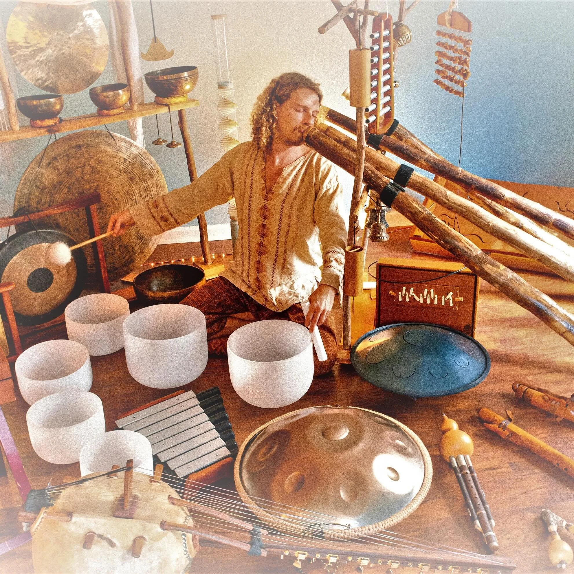 We are SO excited to welcome @kennedy_oneself back to the studio for an incredible sound journey. This 2 hour Sonic Sanctuary is a sound experience like no other! Kennedy will weave vibrations and melodies together seamlessly while you relax and take