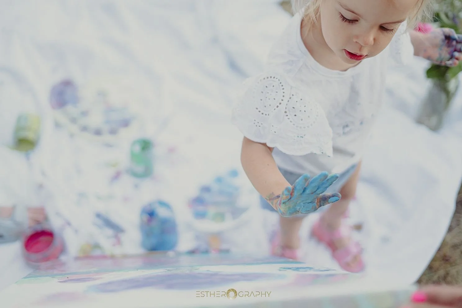 ✨Let children be children✨

They don&rsquo;t need to look at the camera in every photograph. A little game, a shared laugh, a moment of curiosity. These are the moments that bring a gallery to life.

The most beautiful portraits happen when children 