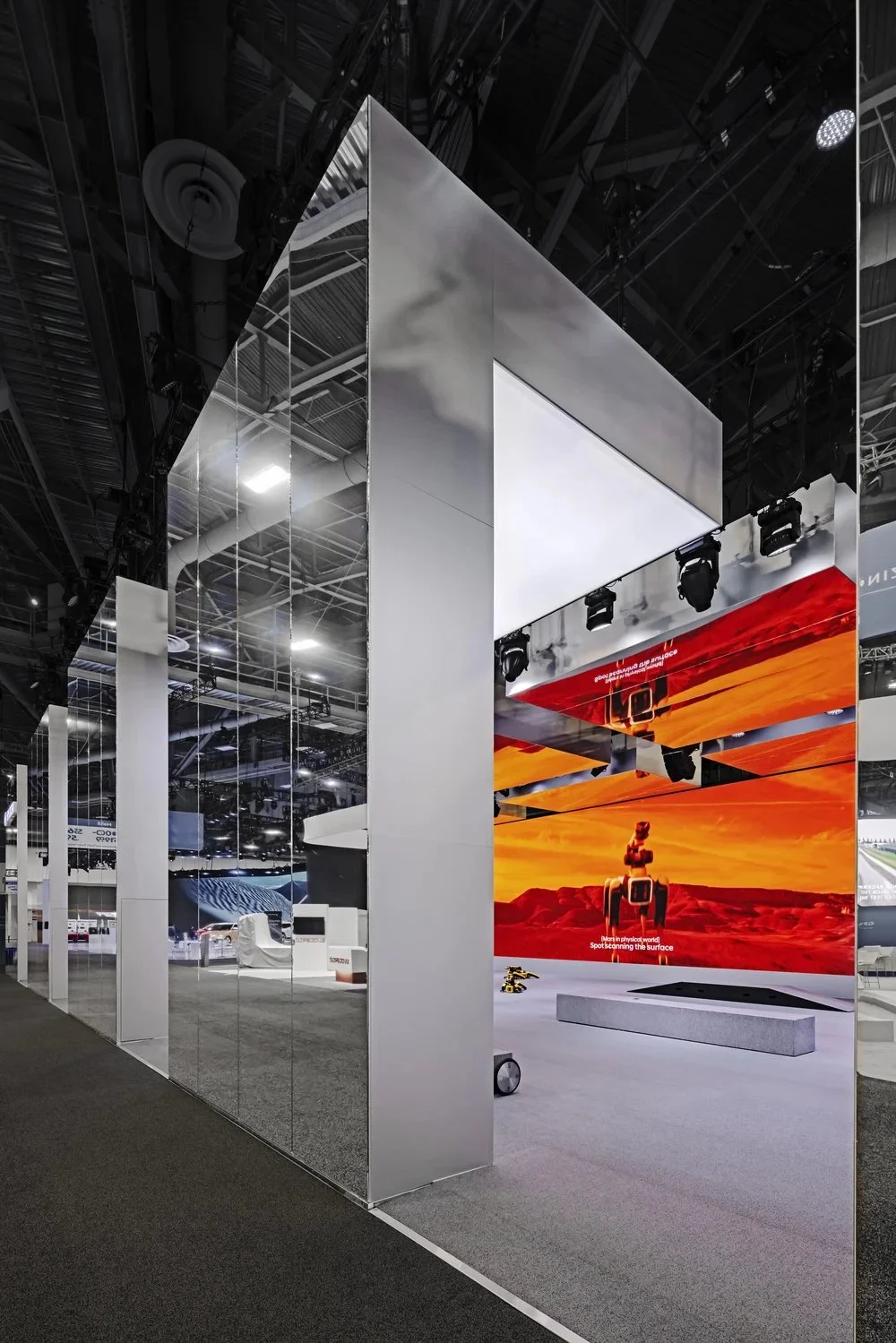 Hyundai_CES_5.format-webp.width-1000_8lyEFyduXcS1OTYG copy.jpg