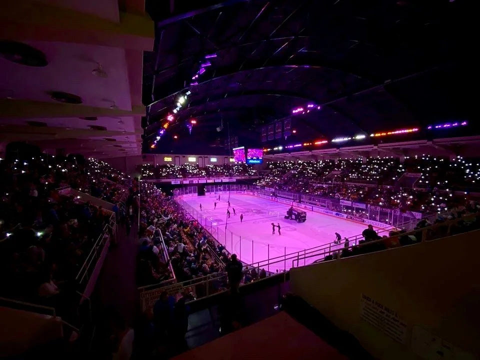 Knoxville-Coliseum Hockey[4364].jpg