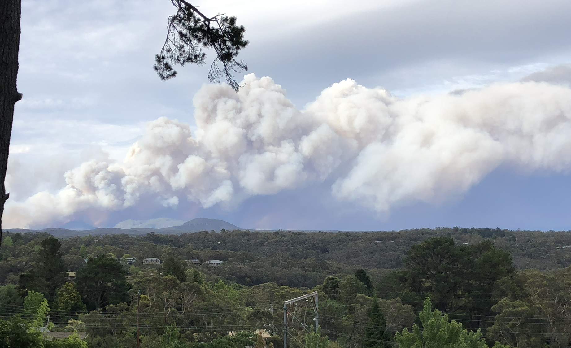 Smoke plume from the 2019–20 Black Summer bushfires in the Blue Mountains, Australia