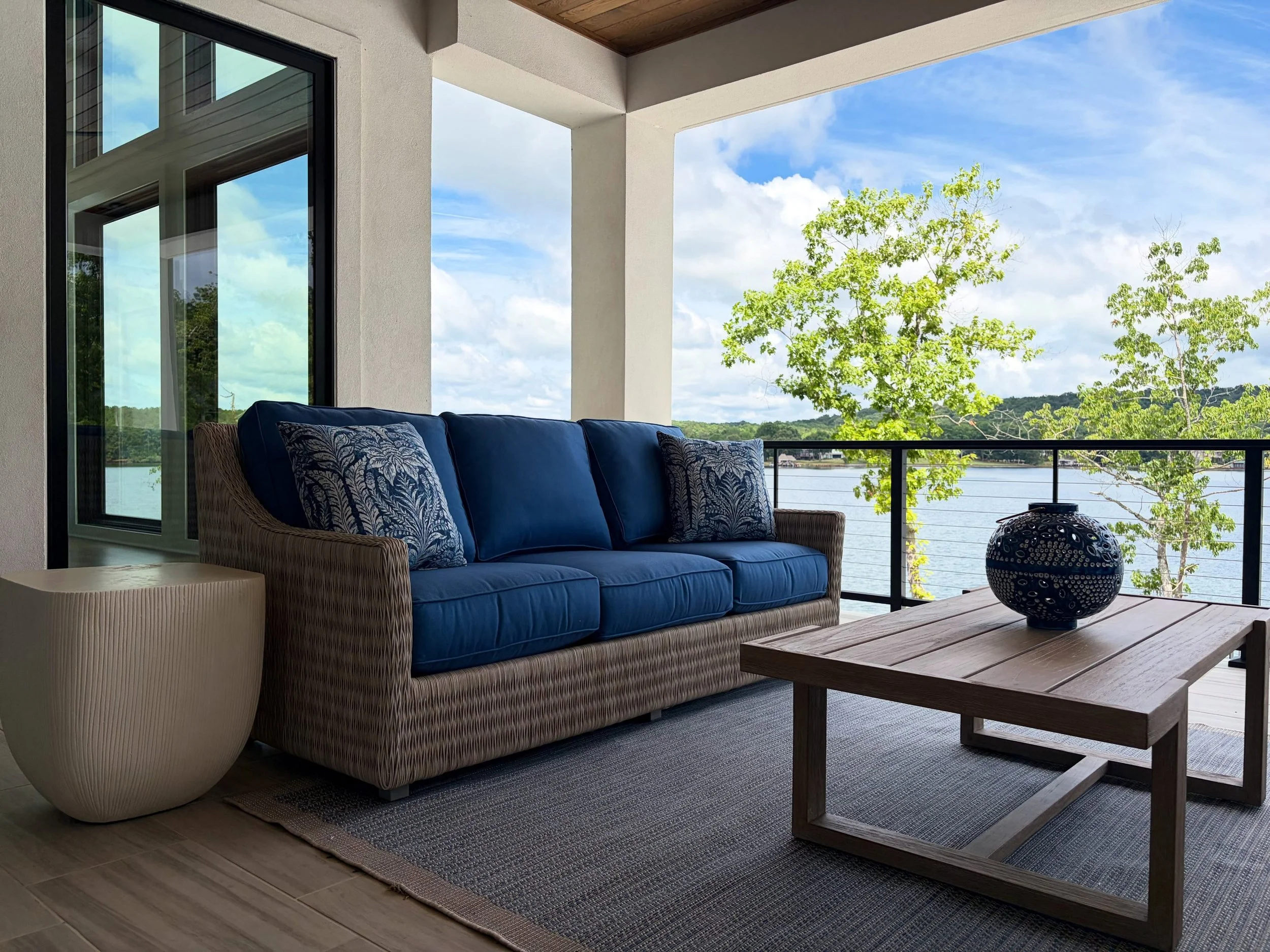 Soaking up the last few days of summer.☀️This outdoor space is the perfect place for a morning coffee, a crisp evening breeze, or to watch a perfect lake sunset. 
#labordayweekend