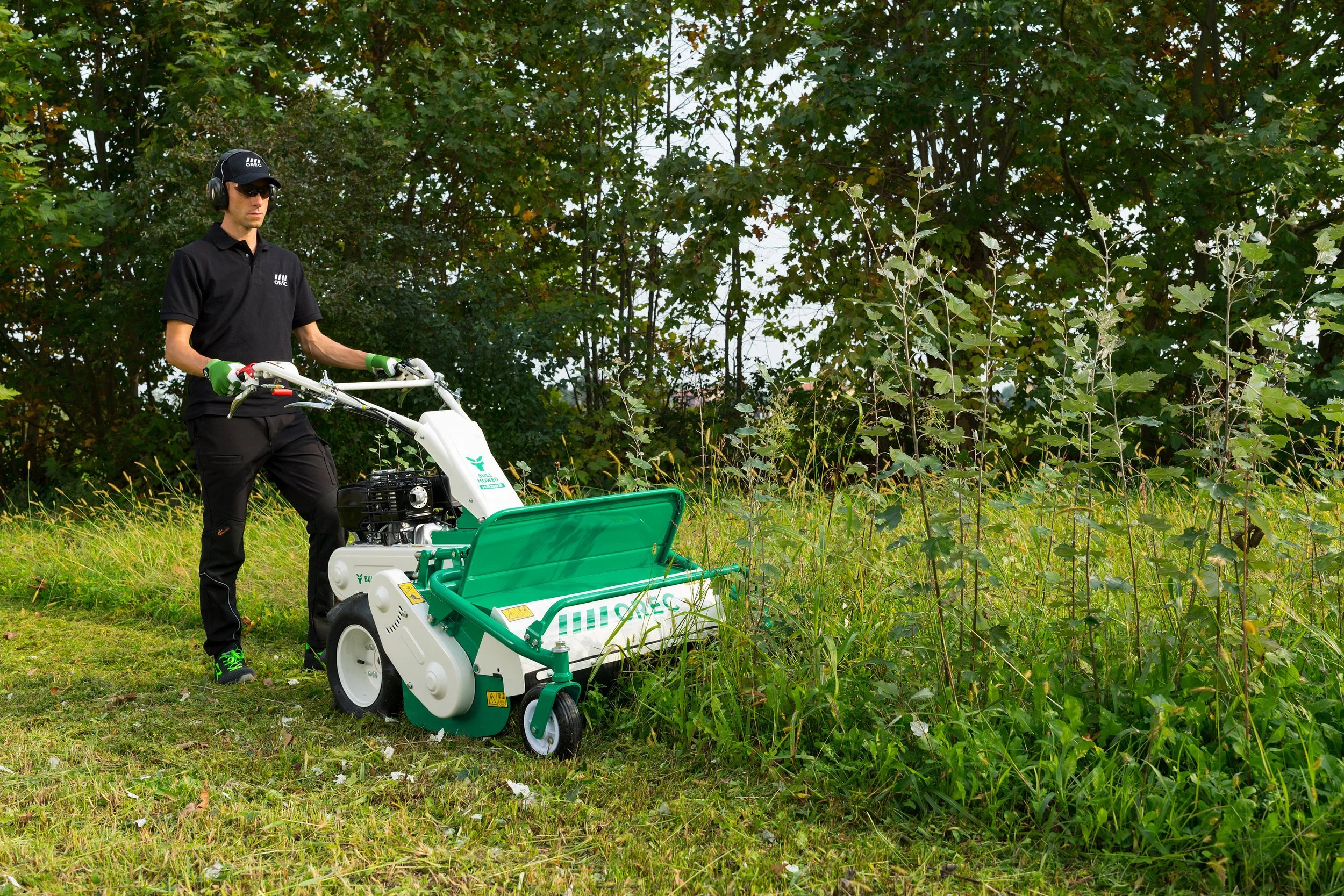 Desbrozadora-eje-vertical-martillos-orec-hr812