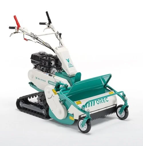 Desbrozadora Orec HRC673 con orugas en pendiente y terreno irregular