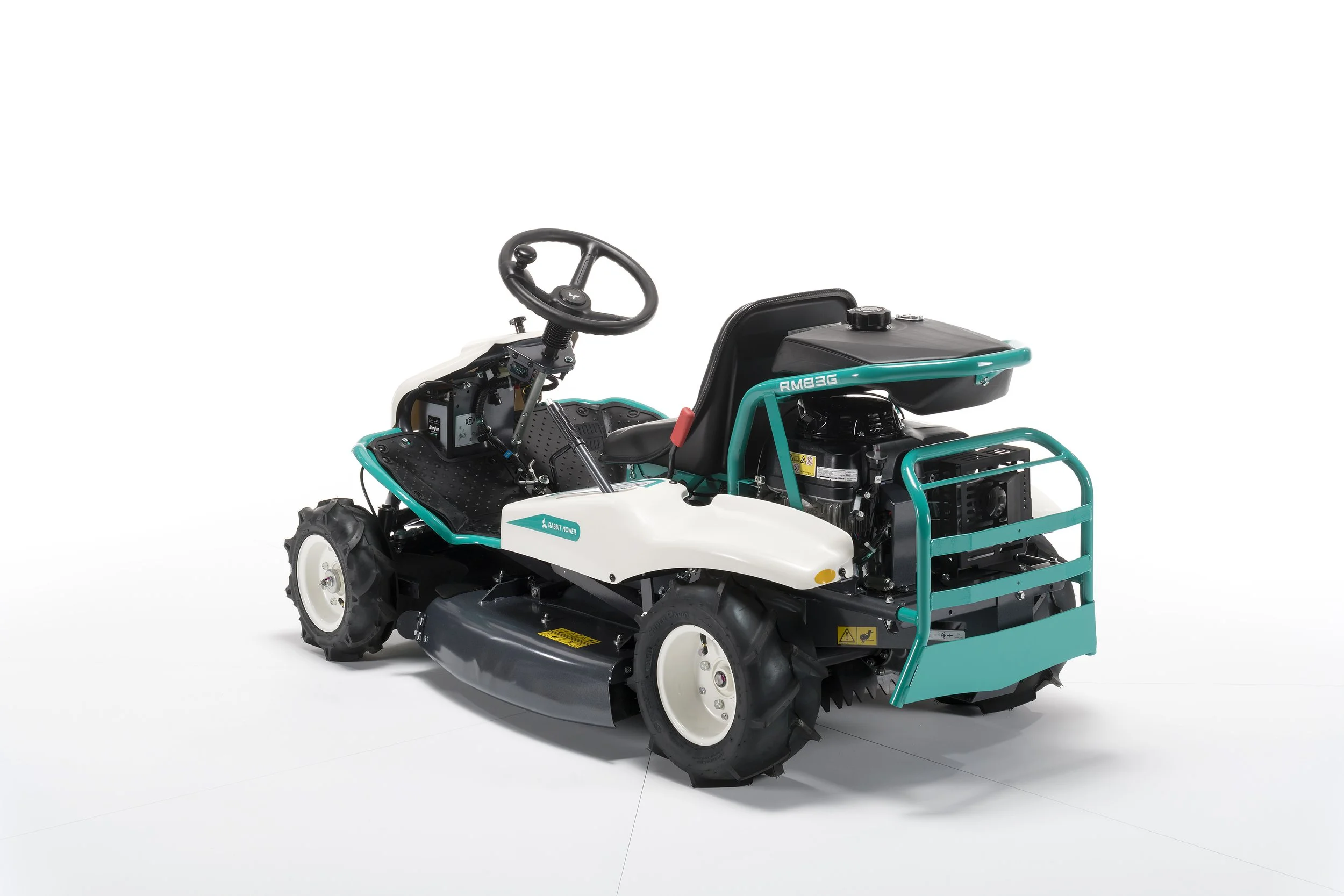 Tractor desbrozador con transmisión hidrostática Orec RM830