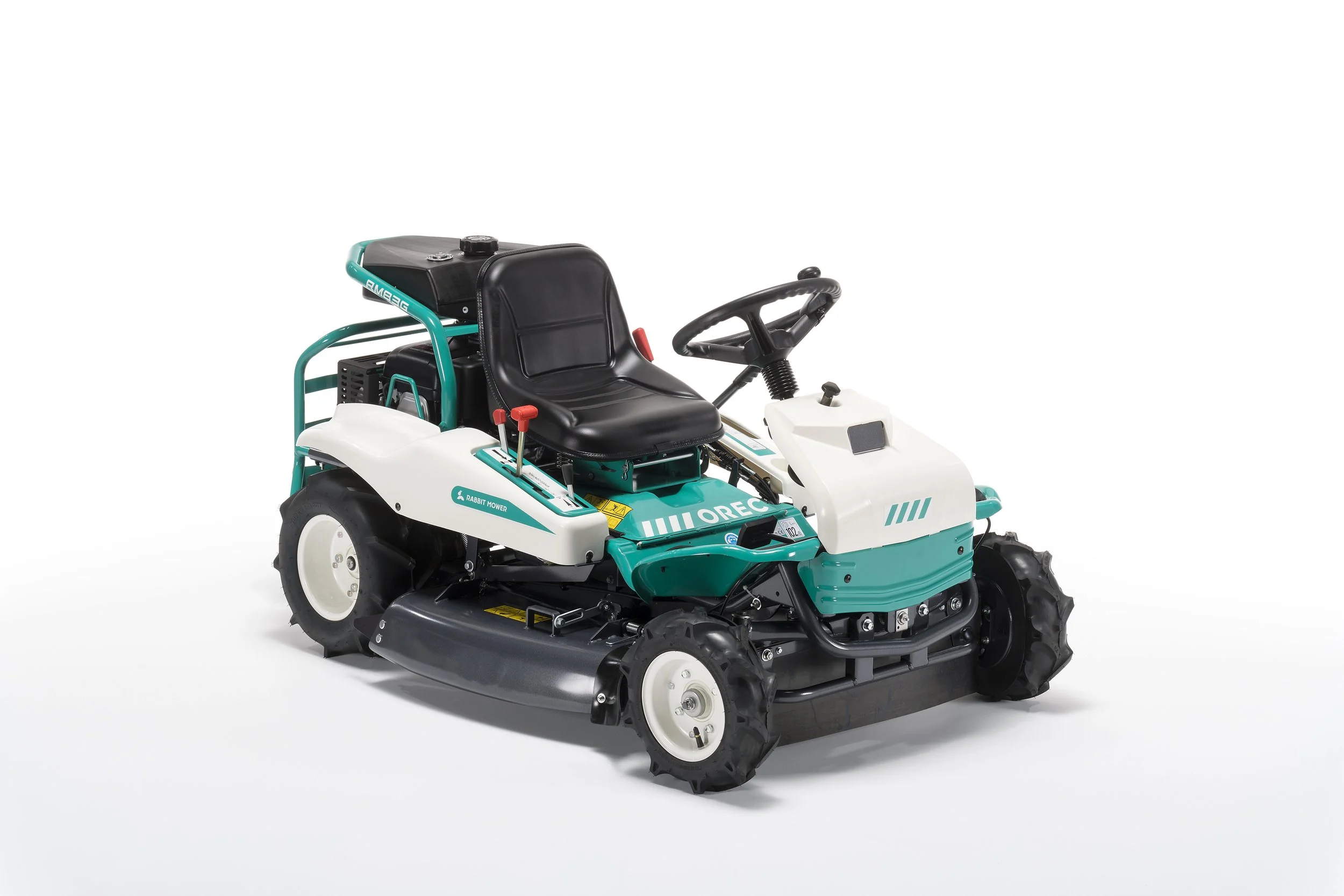 Tractor desbrozador con transmisión hidrostática Orec RM830