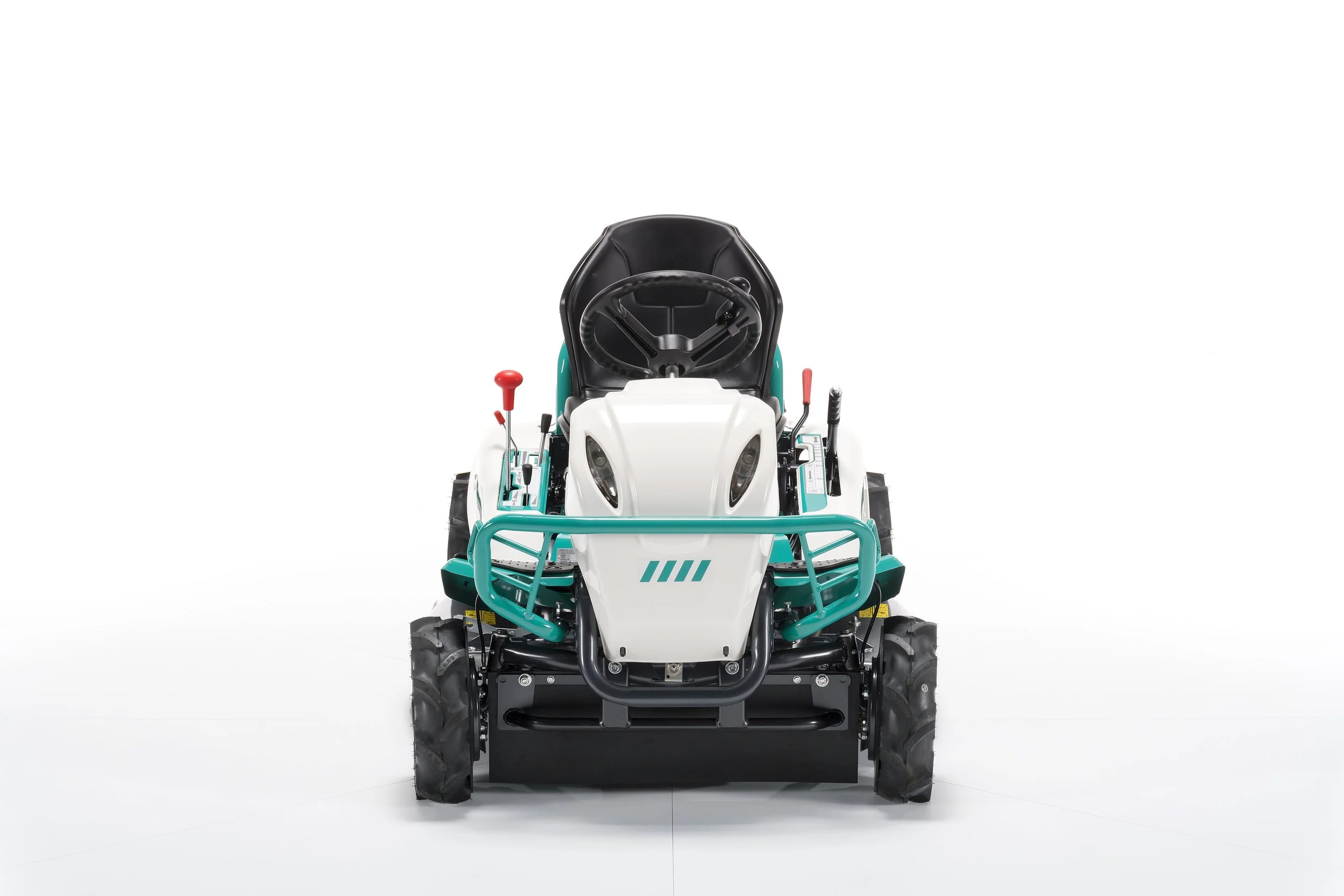 Tractor desbrozador OREC RM952 con transmisión hidrostática y rotor de cuchillas flotantes, ideal para hierba alta, maleza densa y terrenos difíciles