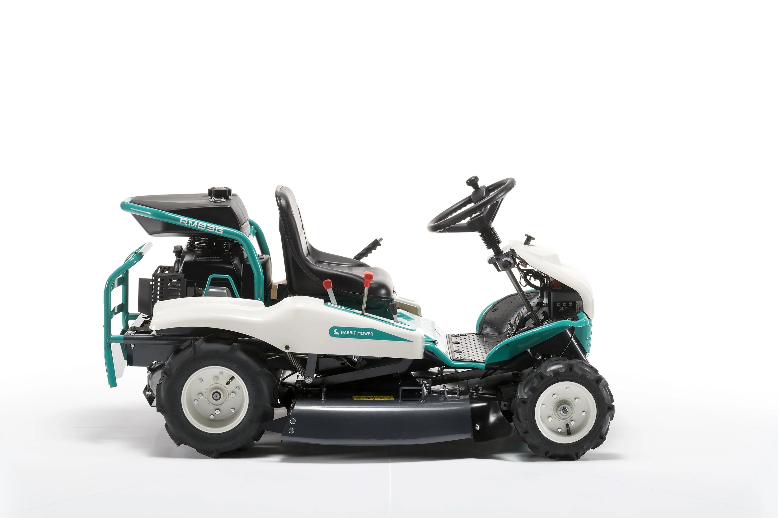 Tractor desbrozador con transmisión hidrostática Orec RM830
