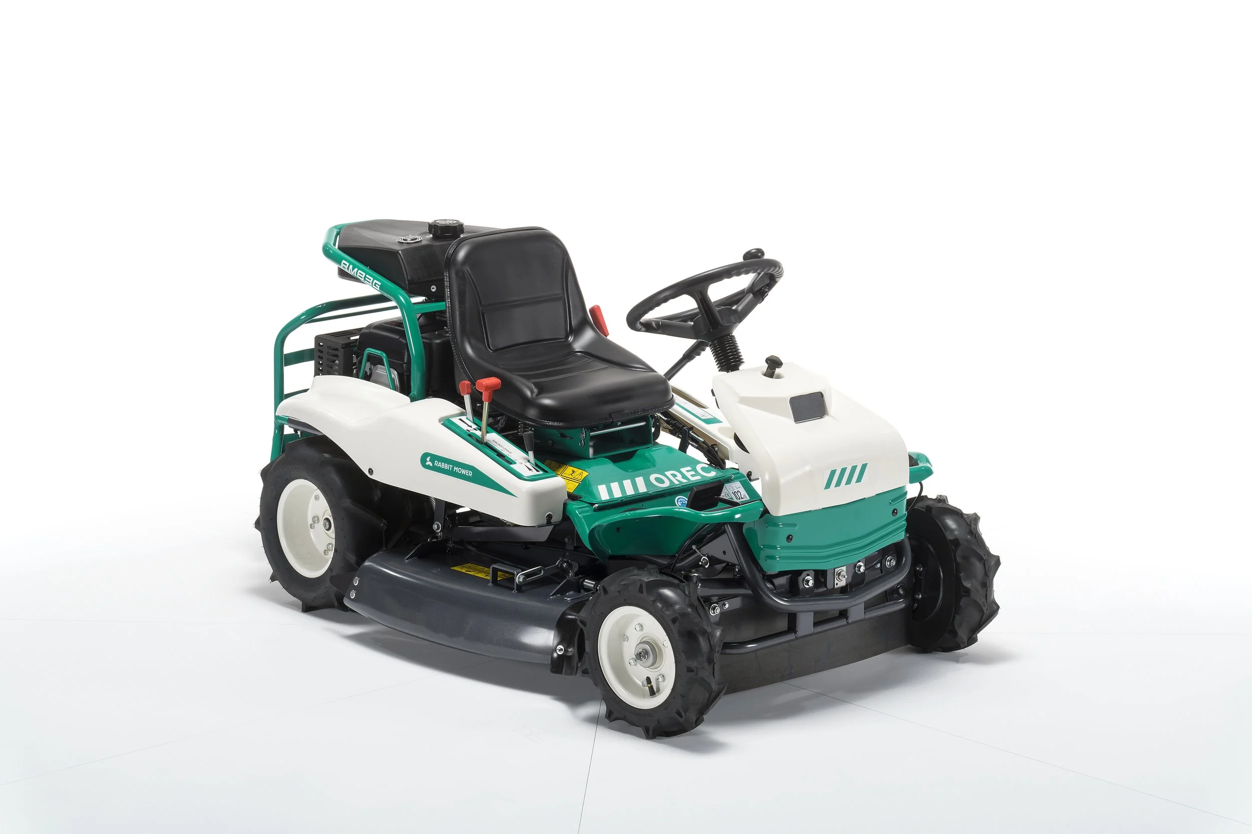 Tractor desbrozador con transmisión hidrostática Orec RM830