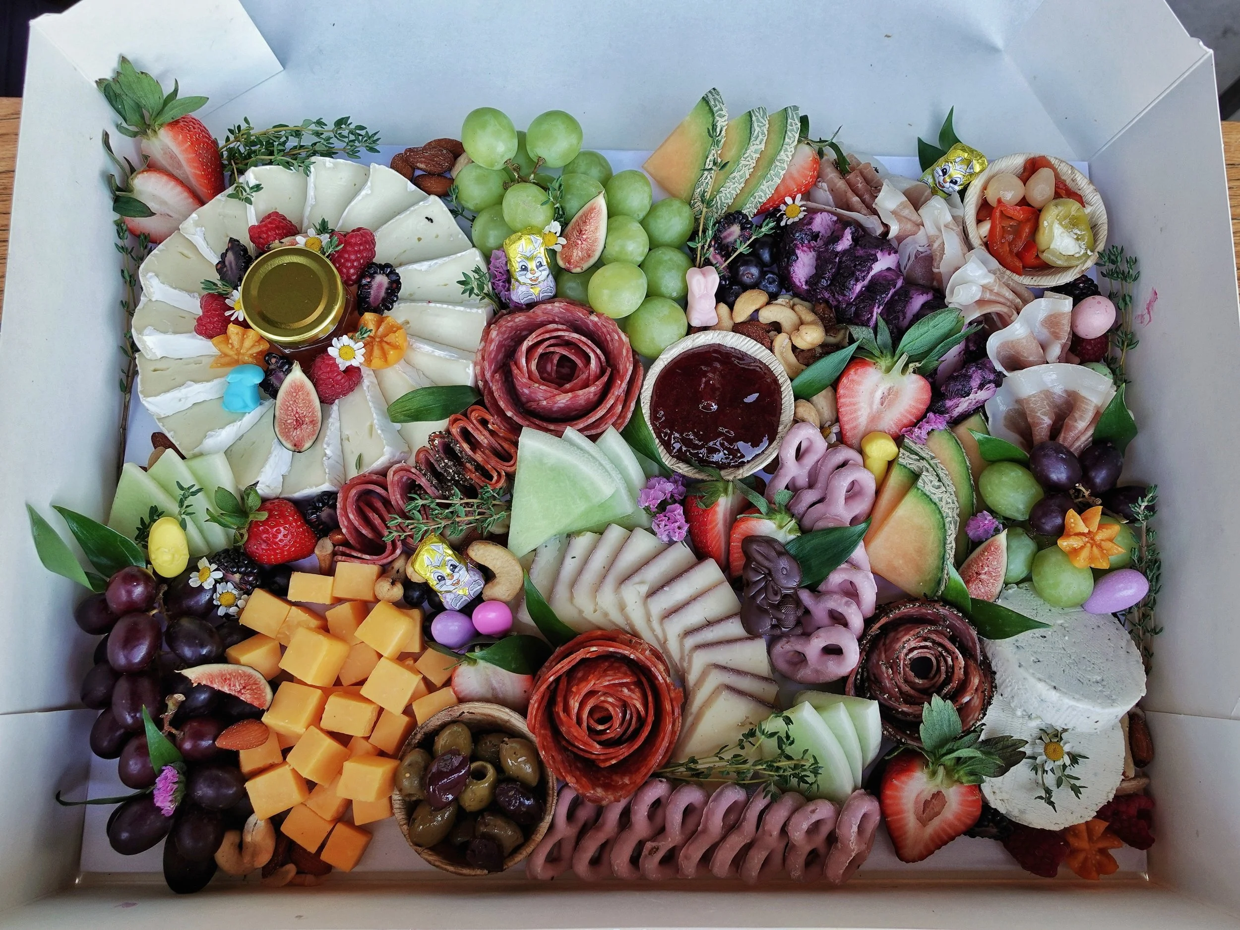 The Town Lake - XL (19”x 14” - Serves 11-15)