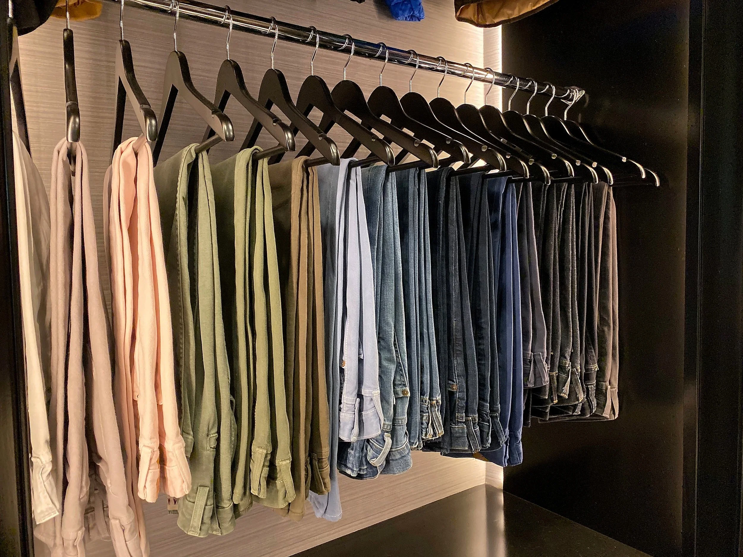 closet_photo_04_enhanced.jpg